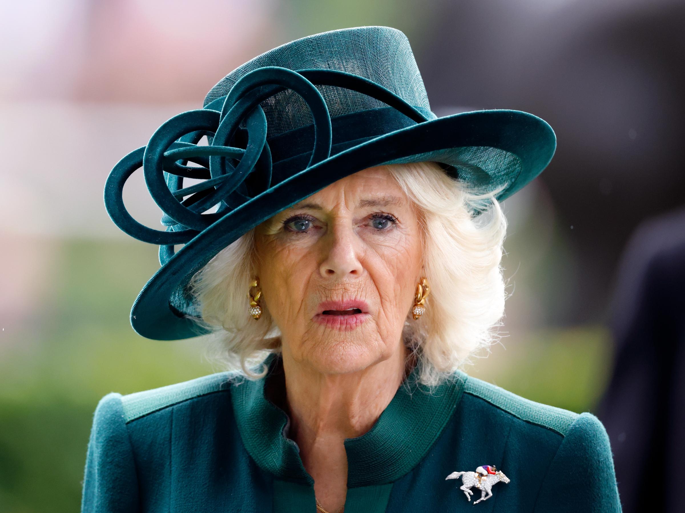 Königin Camilla besucht den QIPCO British Champions Day auf der Ascot Racecourse in Ascot, England, am 21. Oktober 2023 | Quelle: Getty Images