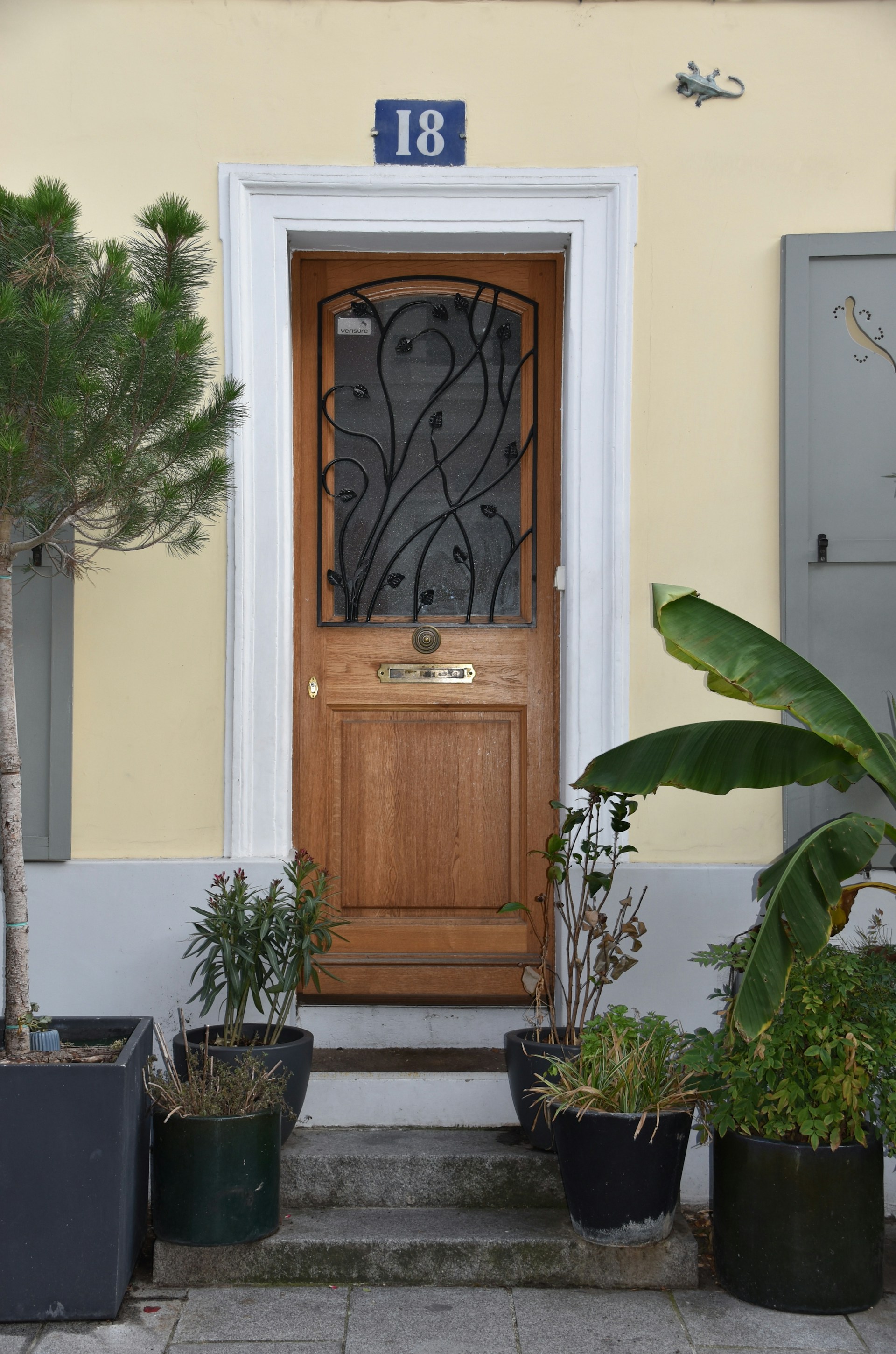 Eingangstür eines Hauses | Quelle: Unsplash