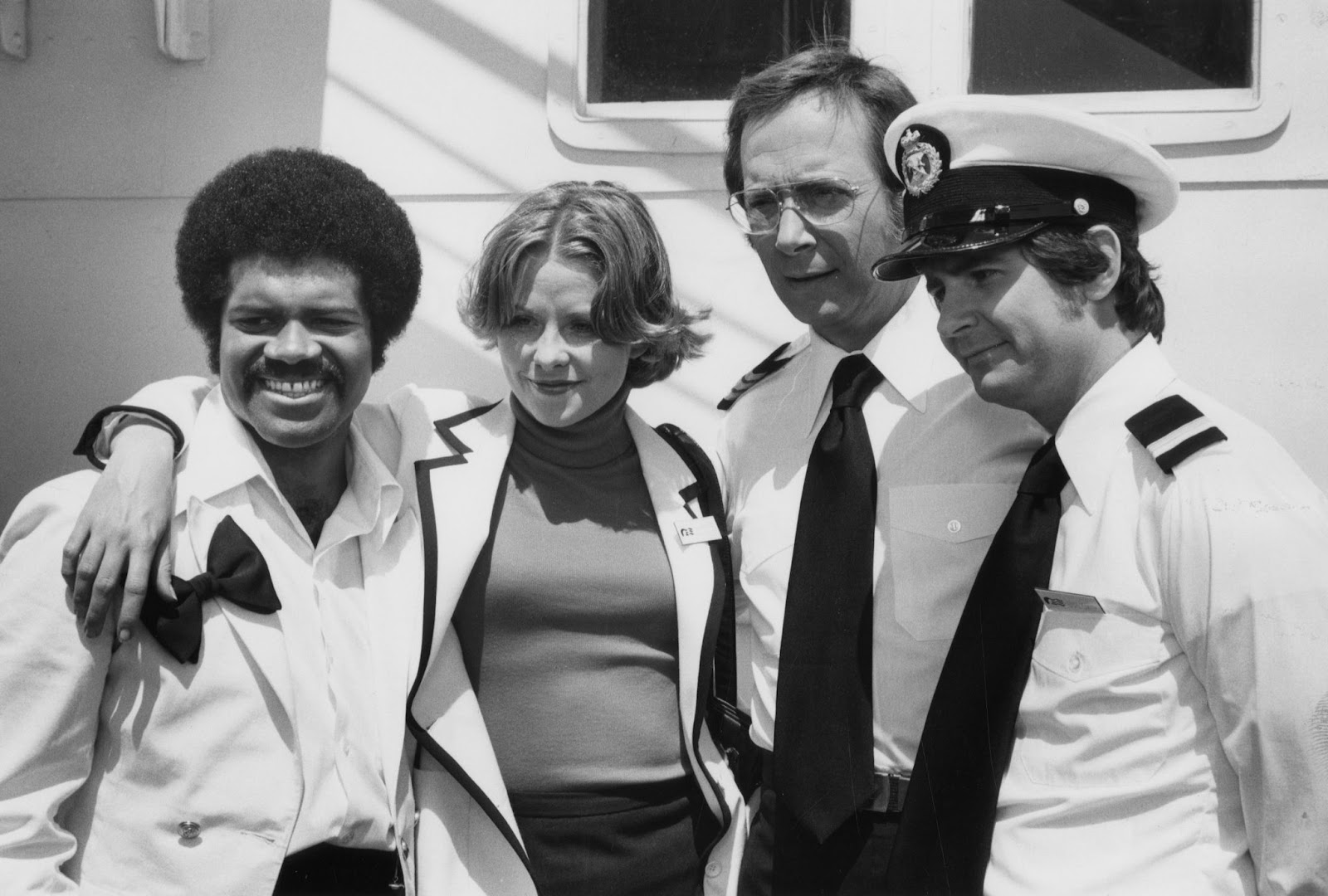 Die Schauspielerin und die Besetzung von "The Love Boat", ca. 1977. | Quelle: Getty Images