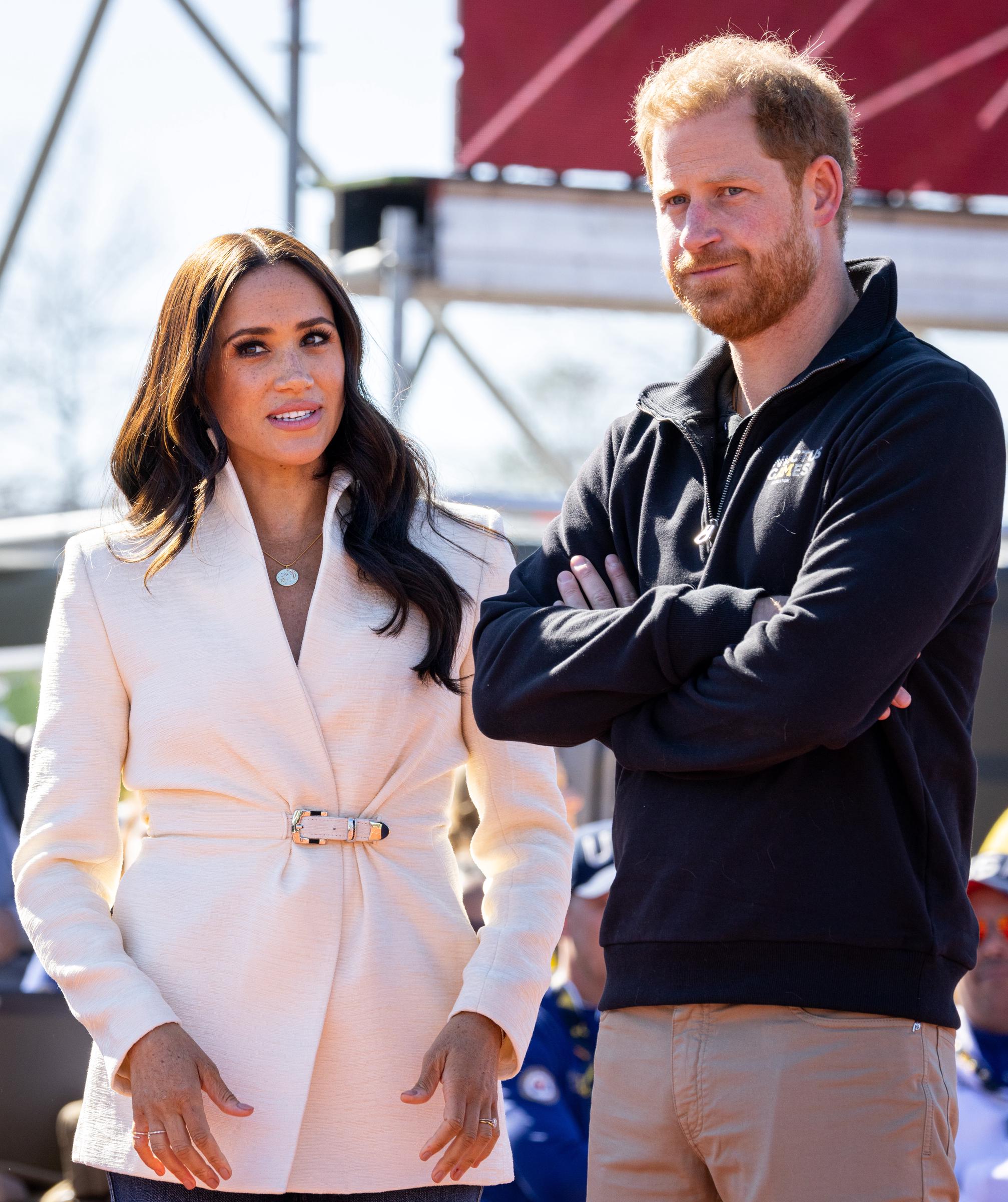 Meghan Markle und Prinz Harry am zweiten Tag der Invictus Games 2020 in Den Haag, Niederlande, am 17. April 2022 | Quelle: Getty Images