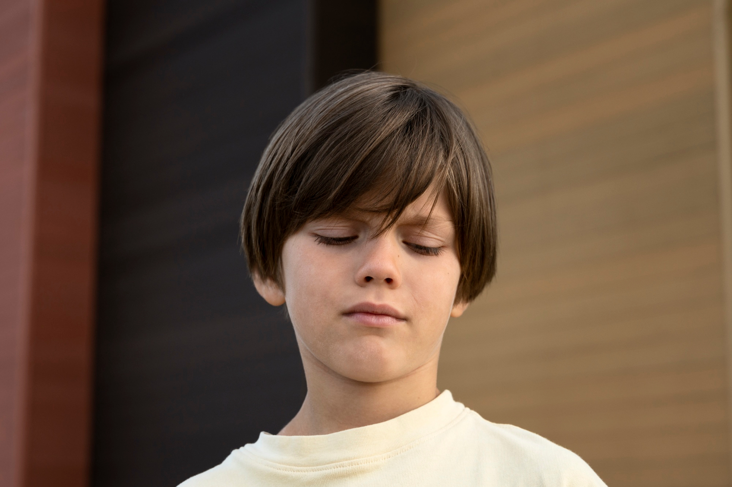 Ein enttäuschter Teenager-Junge | Quelle: Freepik