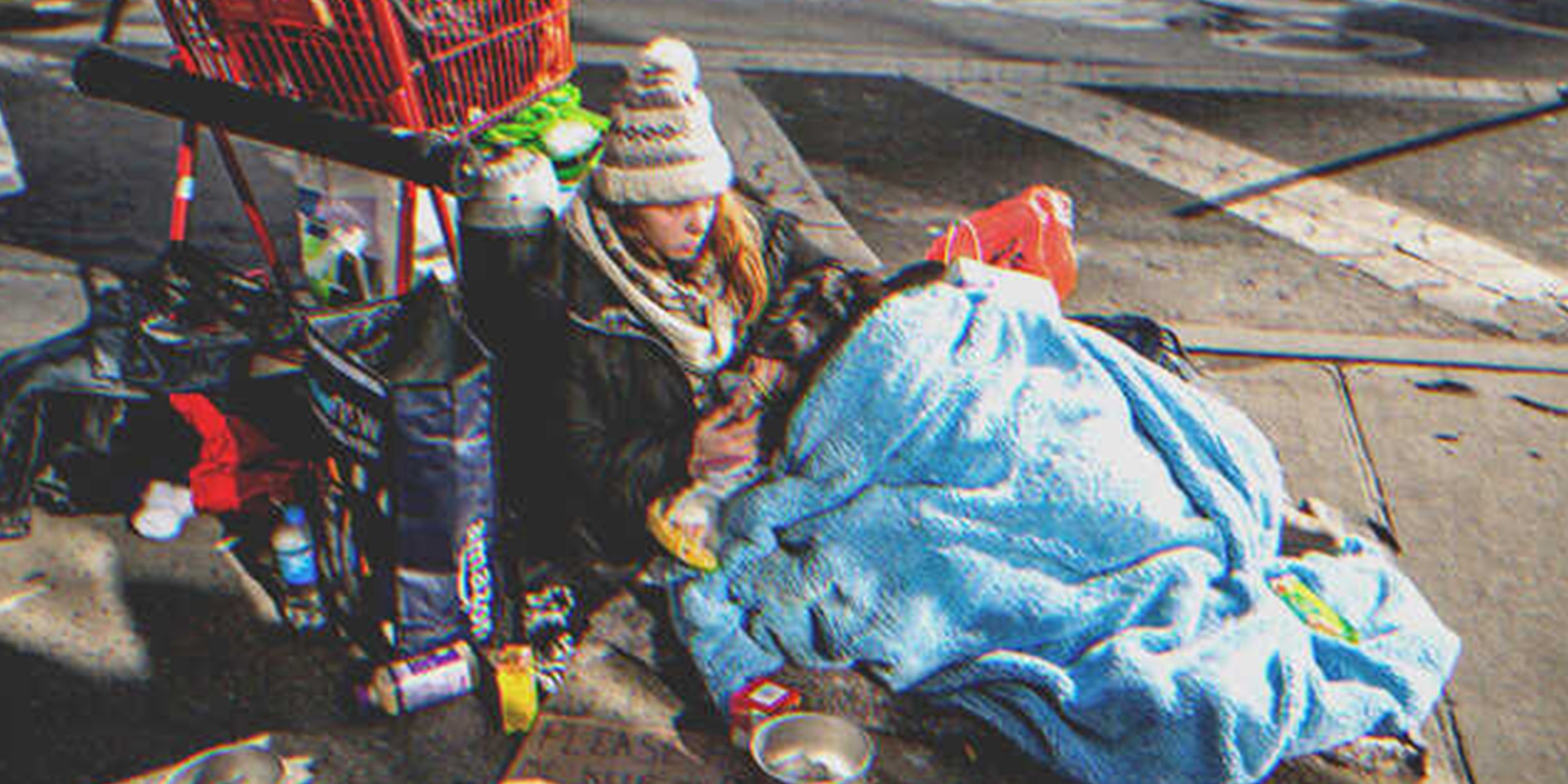 Obdachlose Frau | Quelle: Shutterstock