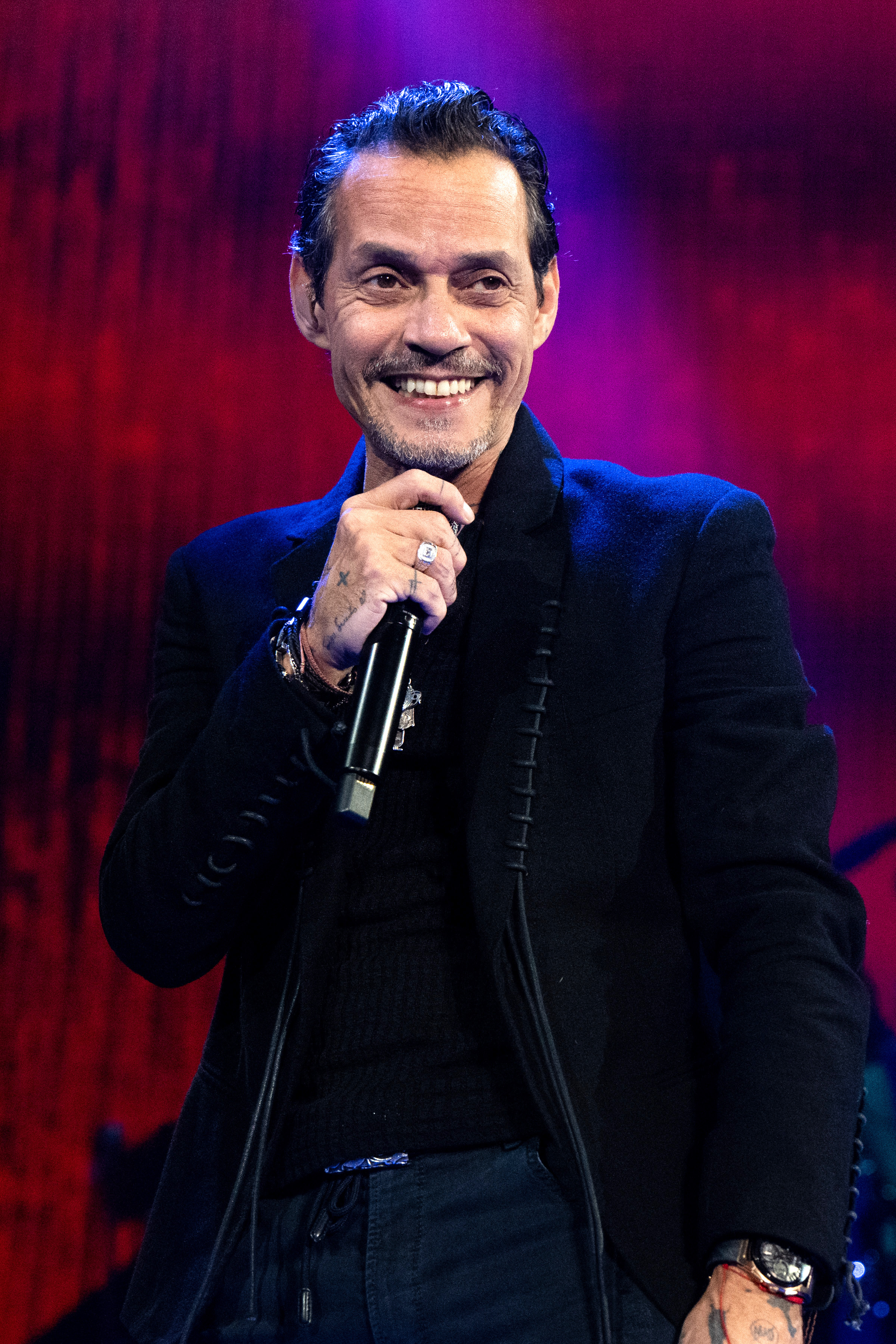 Marc Anthony tritt während der Viviendo-Tour im Kia Forum in Inglewood, Kalifornien, am 30. Oktober 2022 auf | Quelle: Getty Images