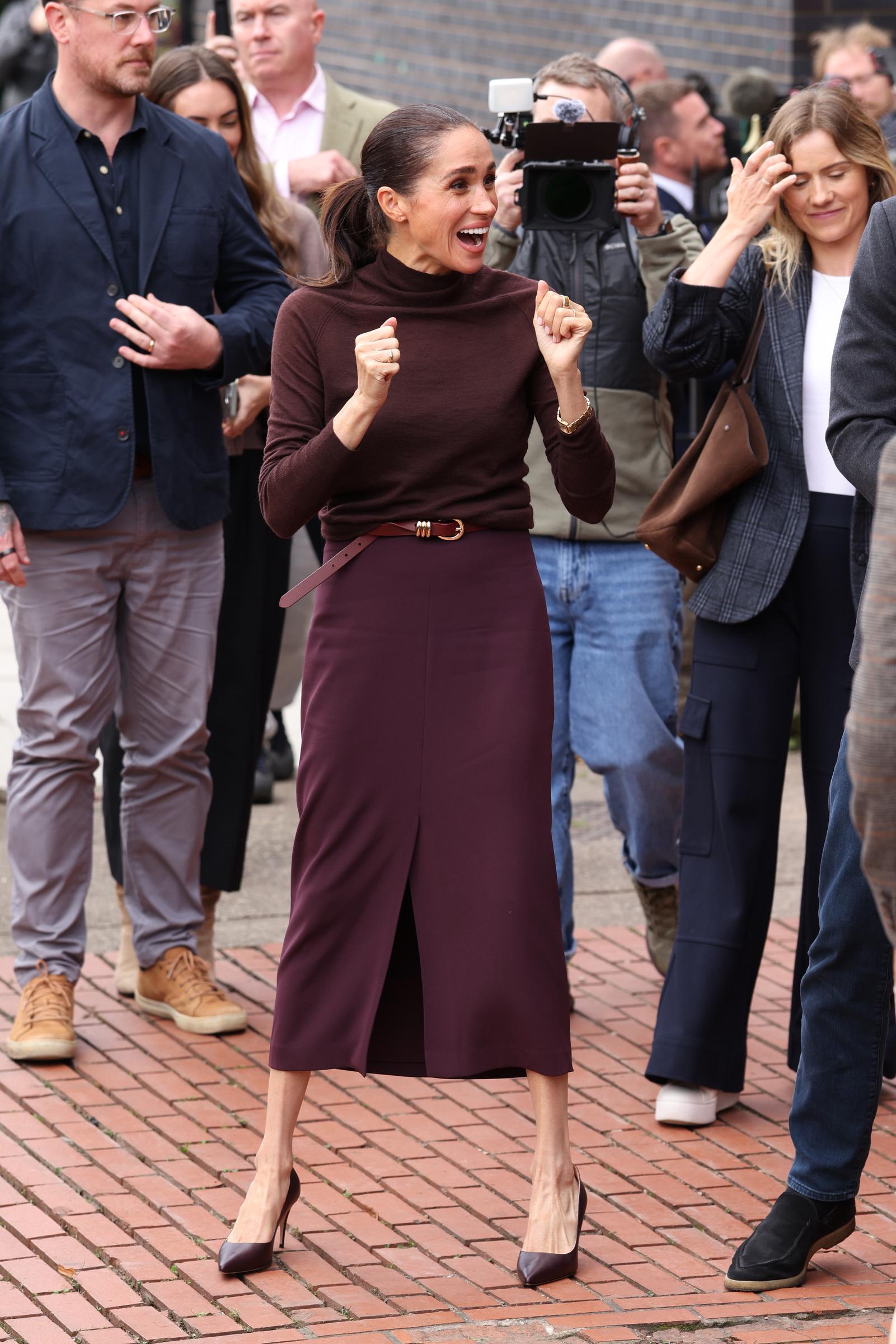 Meghan, Herzogin von Sussex, und Prinz Harry, Herzog von Sussex, kommen am 15. Oktober 2026 während ihres Besuchs in Nottingham beim „Himmah Hub“ an, einer Bürgerinitiative gegen Lebensmittelarmut. | Quelle: Getty Images