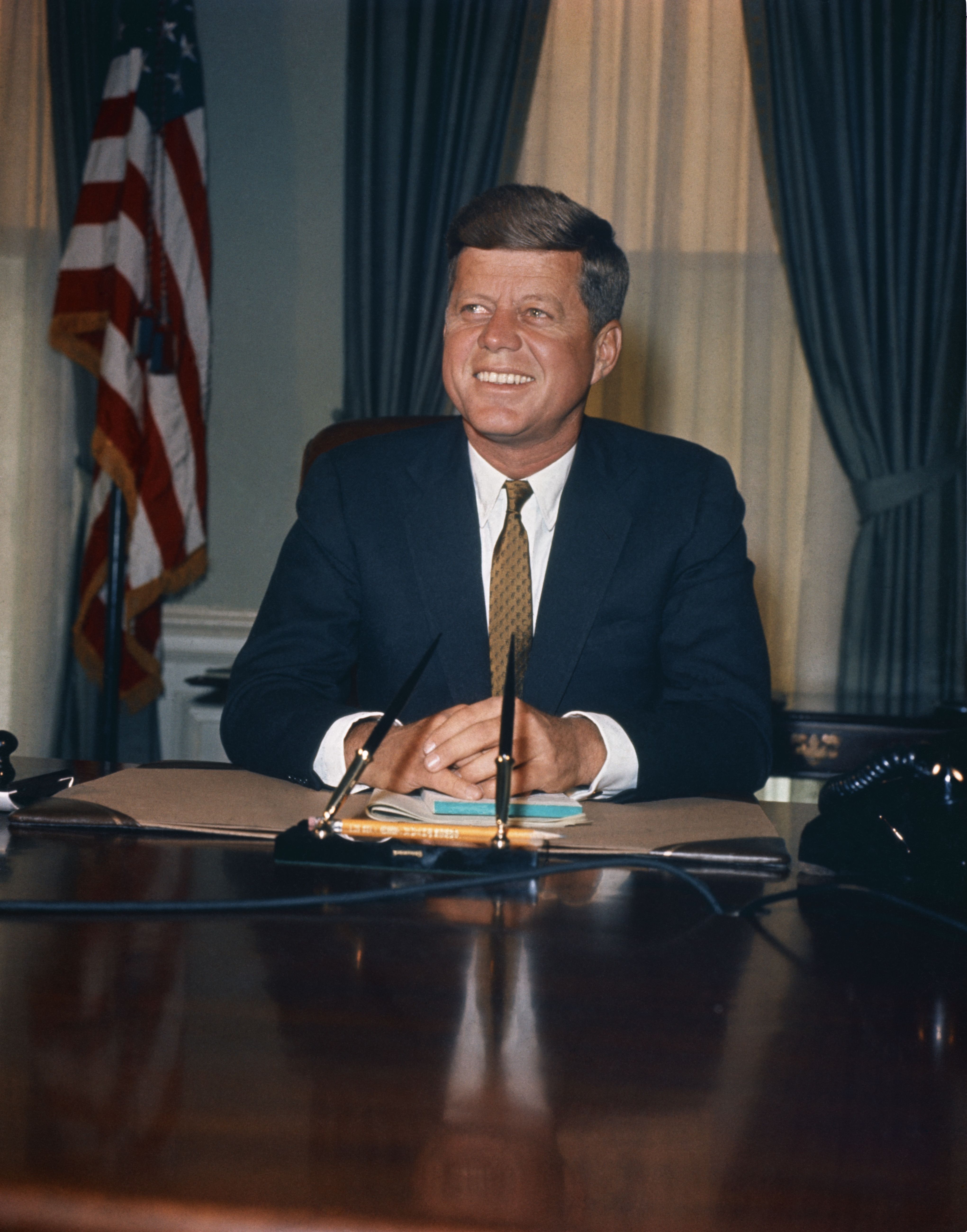 Präsident JFK im Weißen Haus, Anfang der 1960er Jahre. | Quelle: Getty Images