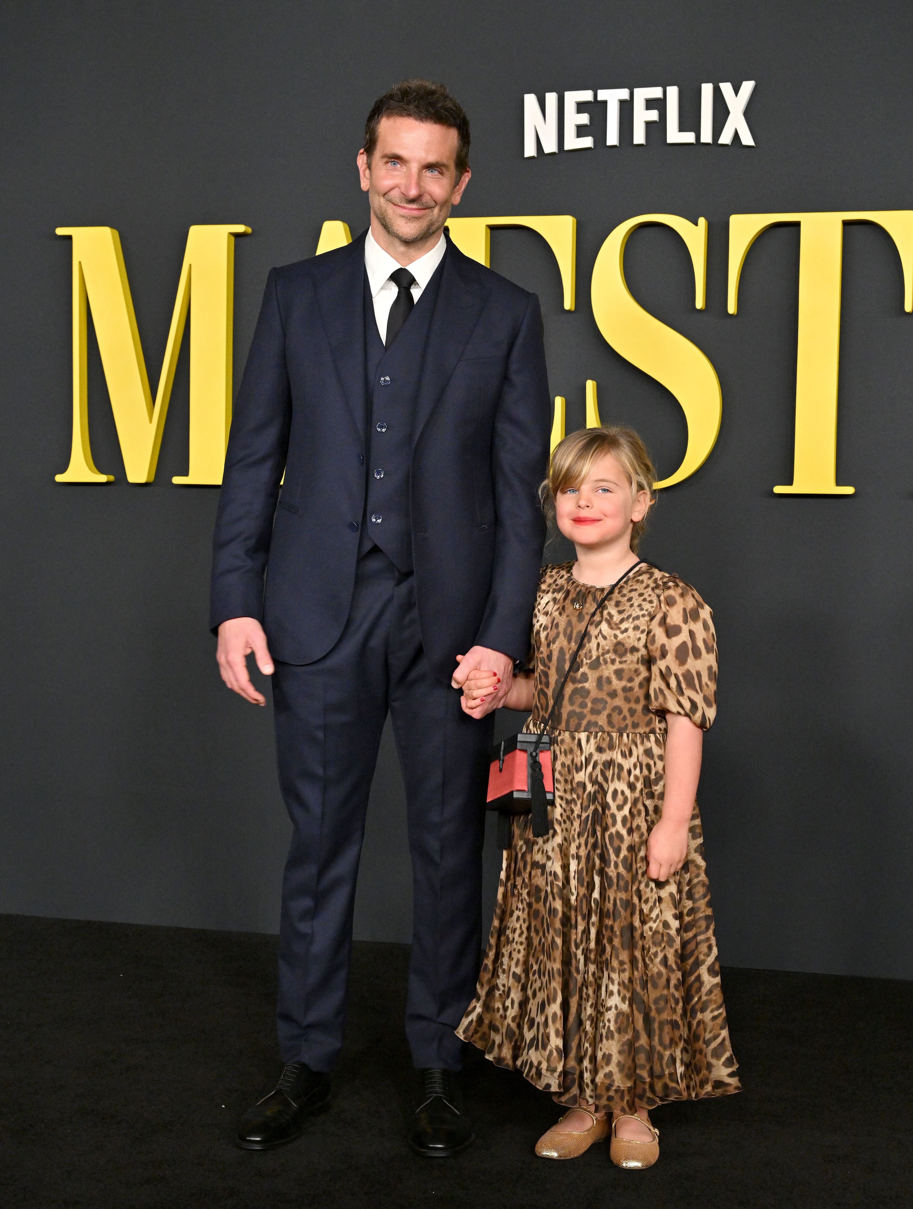 Bradley Cooper und Lea De Seine Shayk Cooper während des "Maestro"-Fotocalls von Netflix in Los Angeles im Academy Museum of Motion Pictures am 12. Dezember 2023 in Los Angeles, Kalifornien. | Quelle: Getty Images