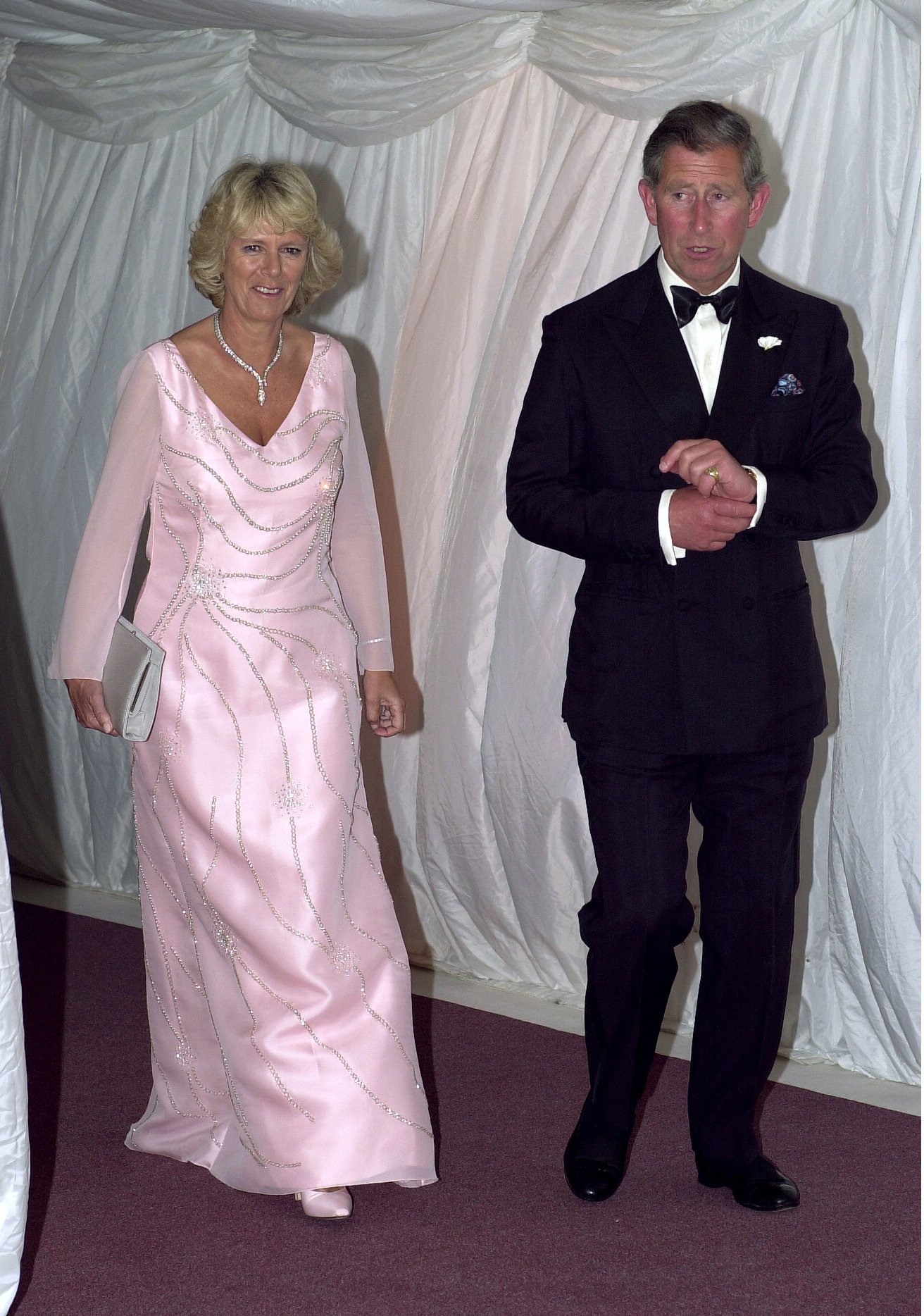 King Charles und Königsgemahlin Camilla während des Galadinners der Prince's Foundation in London. | Quelle: Getty Images