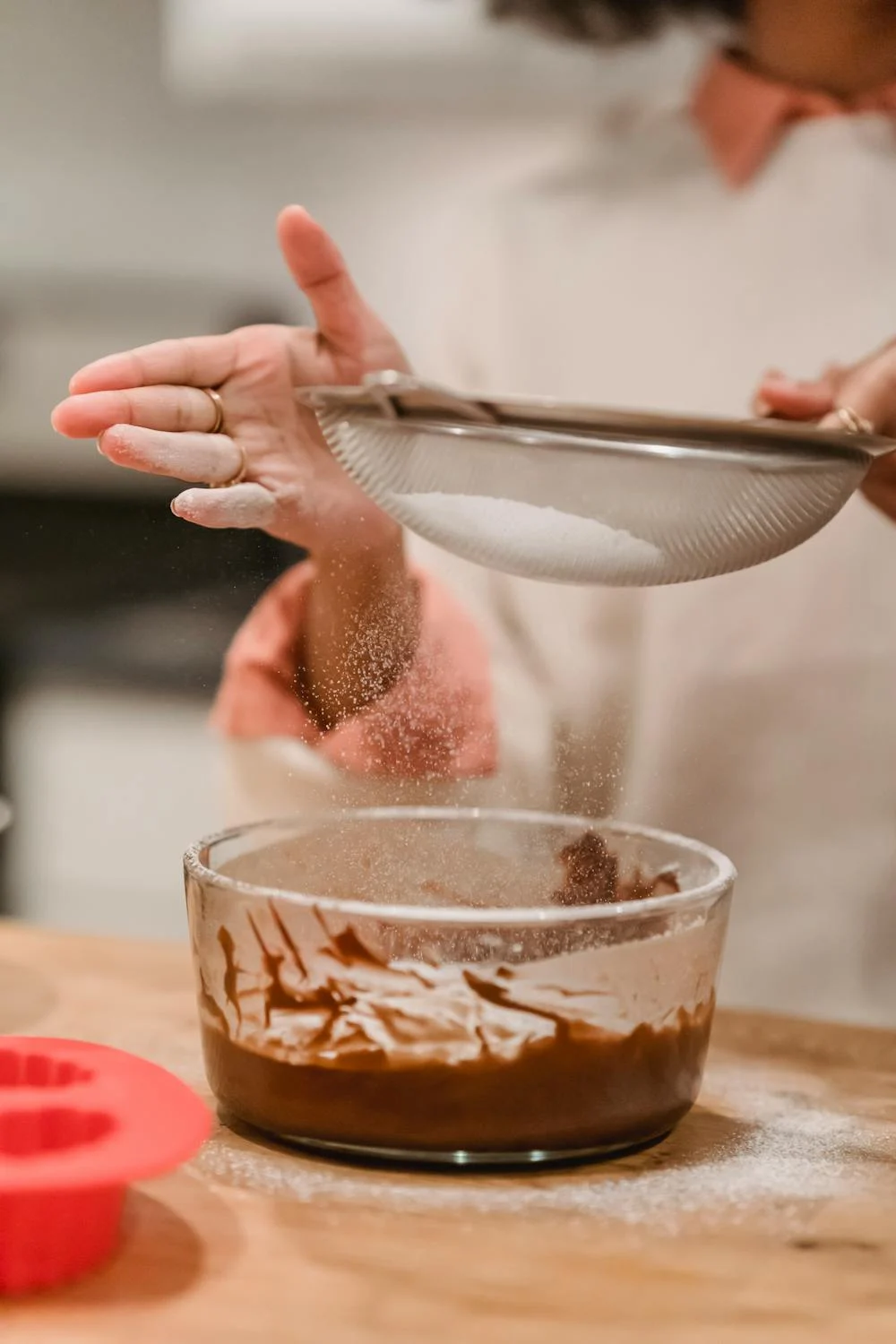 Eine Frau beim Kochen | Quelle: Pexels