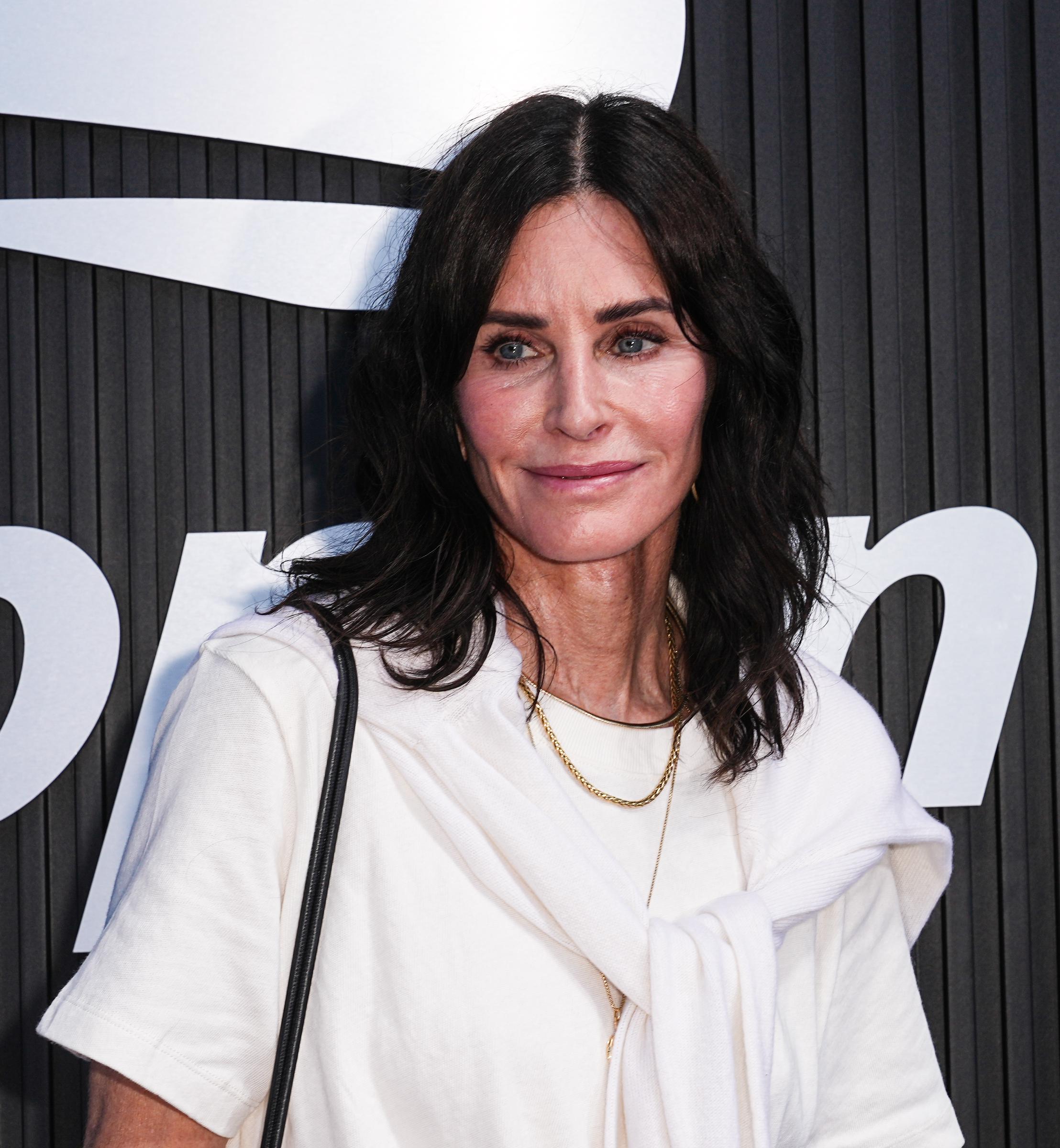 Courteney Cox besucht die US Open am 8. September 2024 in New York City. | Quelle: Getty Images