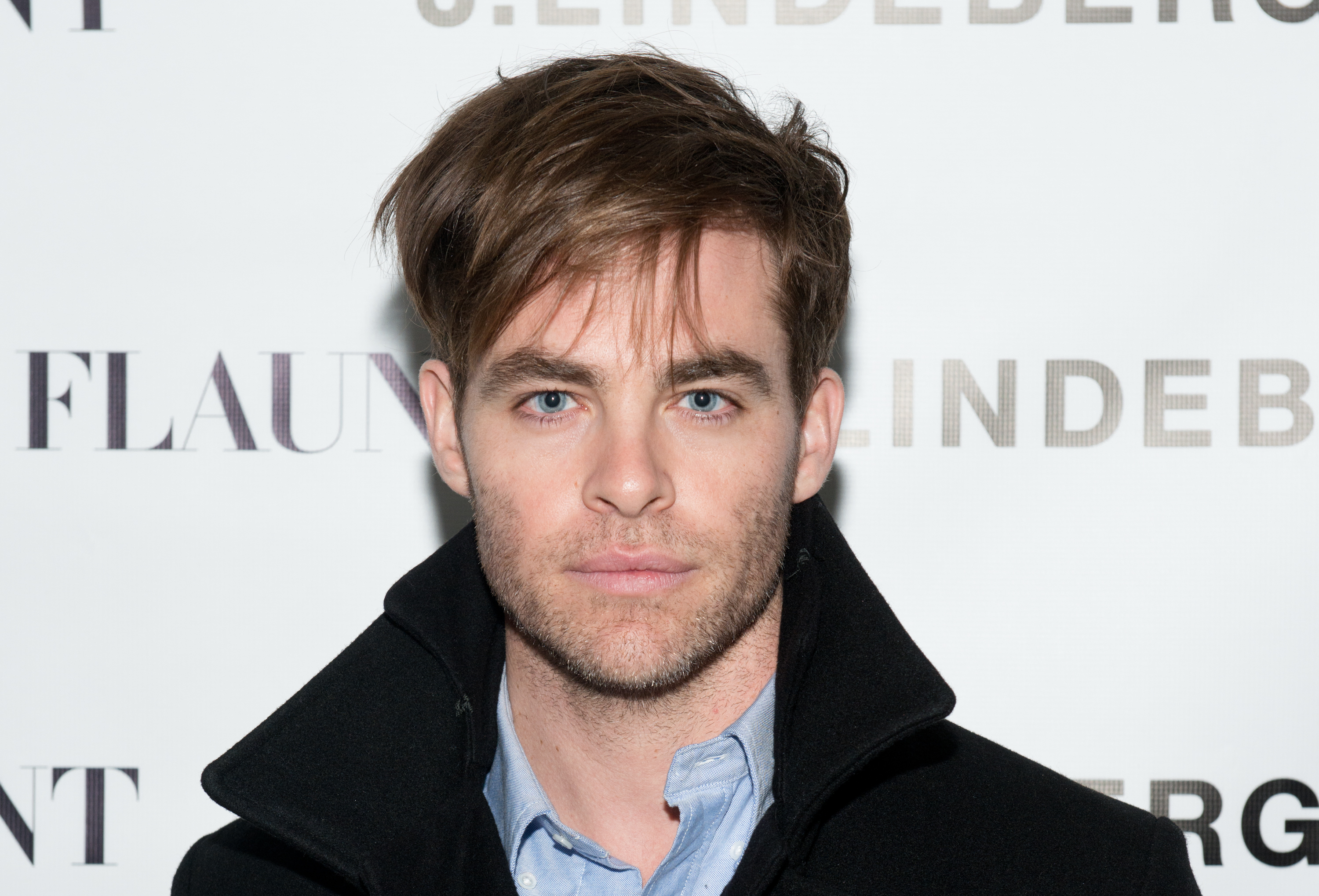 Chris Pine nimmt an der Feier zu Chris Pines Cover des Flaunt Magazine im Beautique am 22. November 2014 in New York City teil. | Quelle: Getty Images