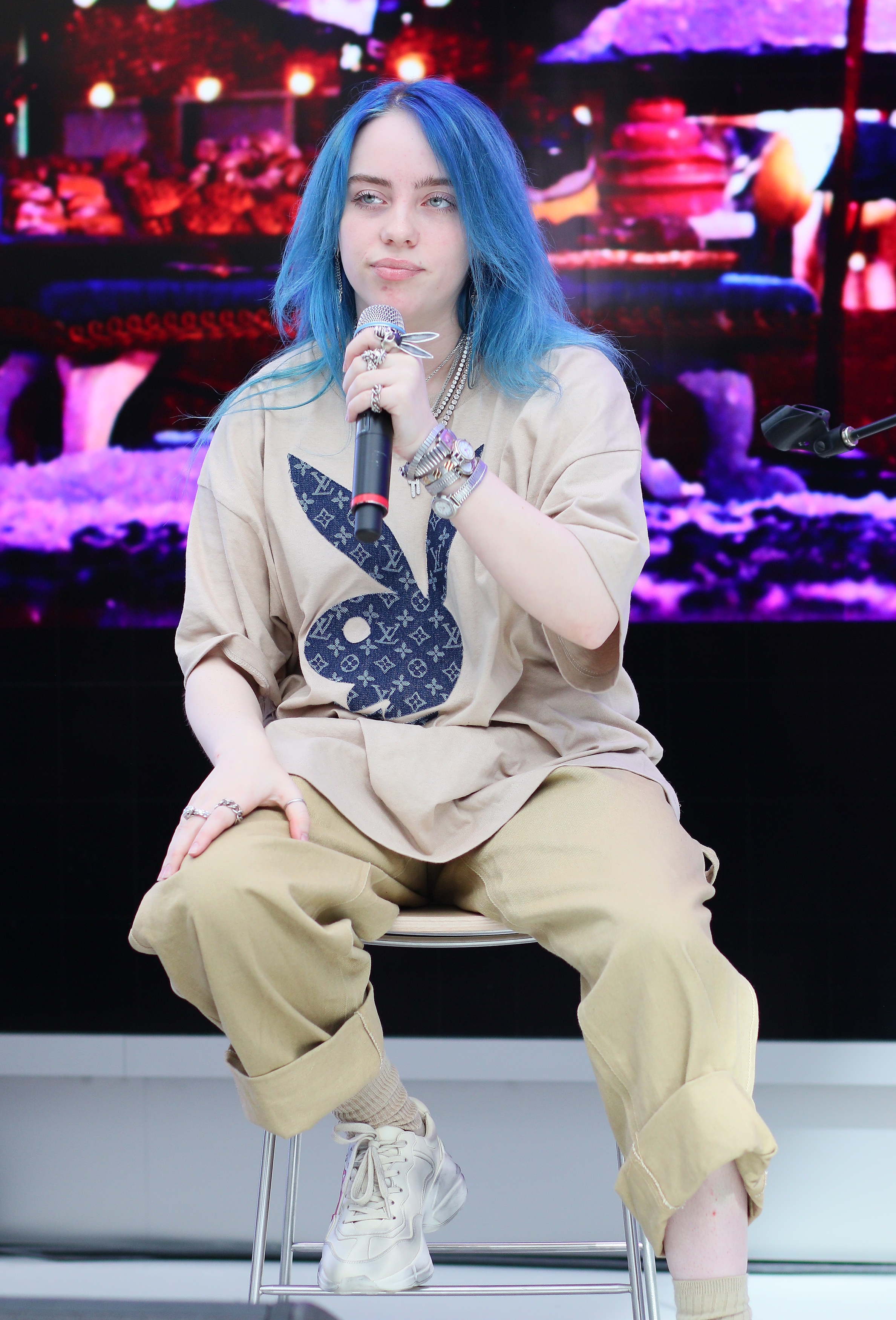 Billie Eilish eröffnet die Apple Holiday Kampagne mit einem Auftritt auf der Apple Third Street Promenade in Santa Monica, Kalifornien, am 20. November 2018. | Quelle: Getty Images