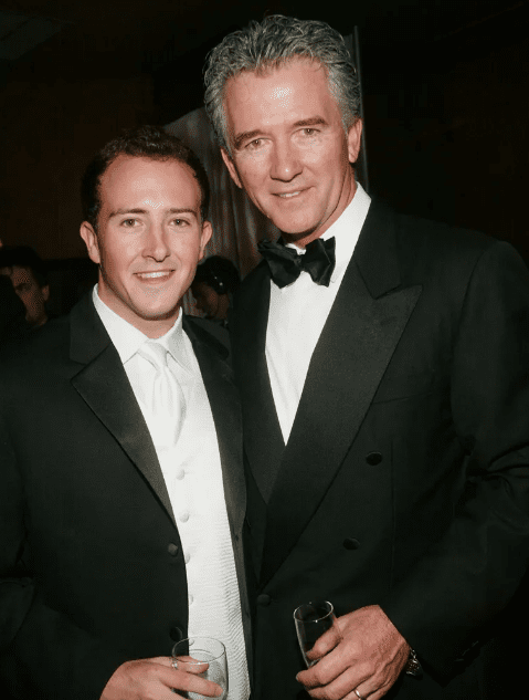 Schauspieler Patrick Duffy und Sohn Connor Duffy bei einer Party am 2. November 2003 in New York. | Quelle: Getty Images