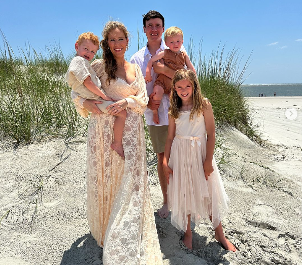 Haley Hodge und ihre Familie am 9. Juni 2024 | Quelle: Instagram/hodgehouse1