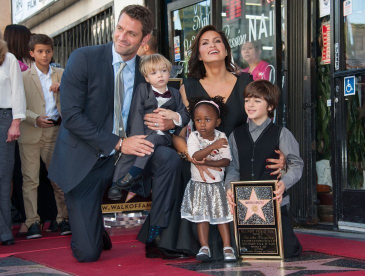 Mariska Hargitay und ihre Familie, Hollywood Walk of Fame, Hollywood, Kalifornien, 2013 | Quelle: Getty Images