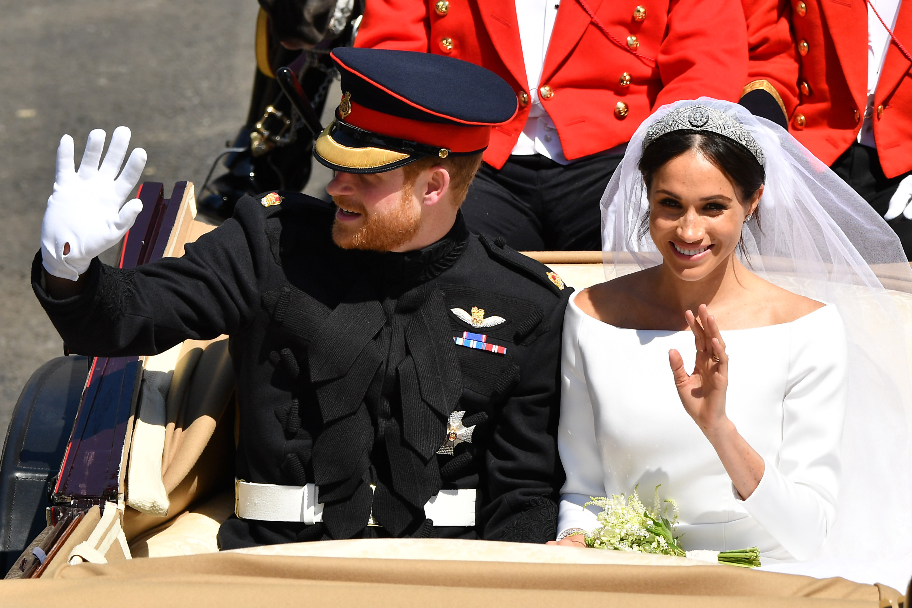 Prinz Harry, Herzog von Sussex, und Meghan, Herzogin von Sussex, nach ihrer Hochzeit in der St. Georges Chapel am 19. Mai 2018 in Windsor, England. | Quelle: Getty Images