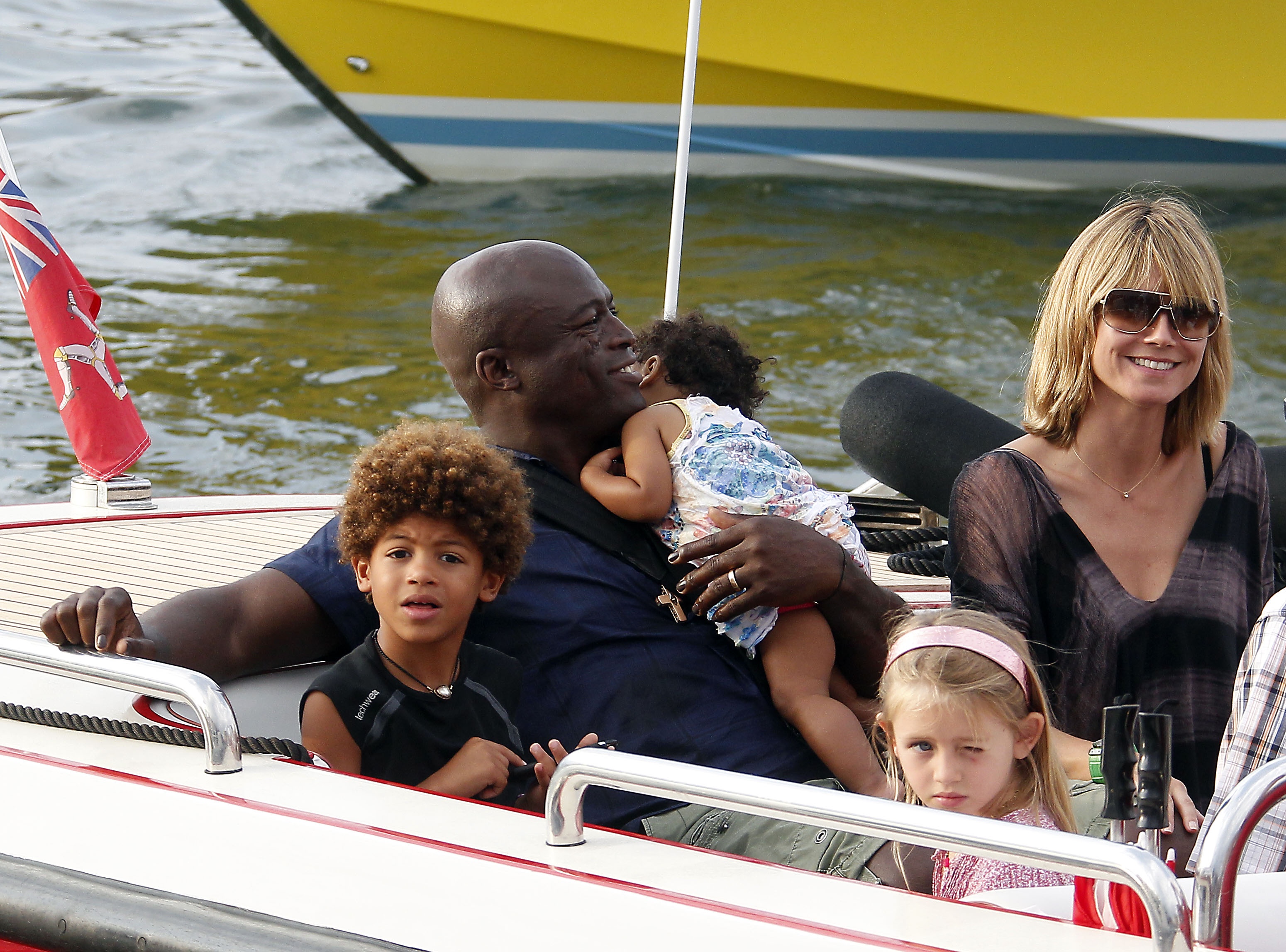 Heidi Klum und Seal in Frankreich mit ihren Kindern im Jahr 2010 | Quelle: Getty Images