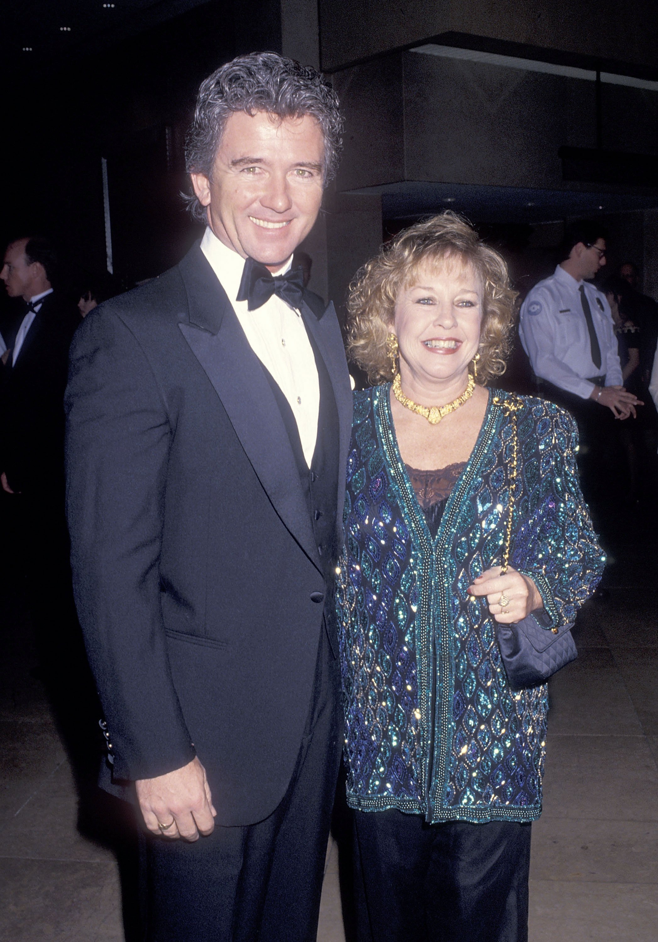 Patrick Duffy und Carlyn Rosser, etwa 1992 in Beverly Hills, Kalifornien. | Quelle: Getty Images