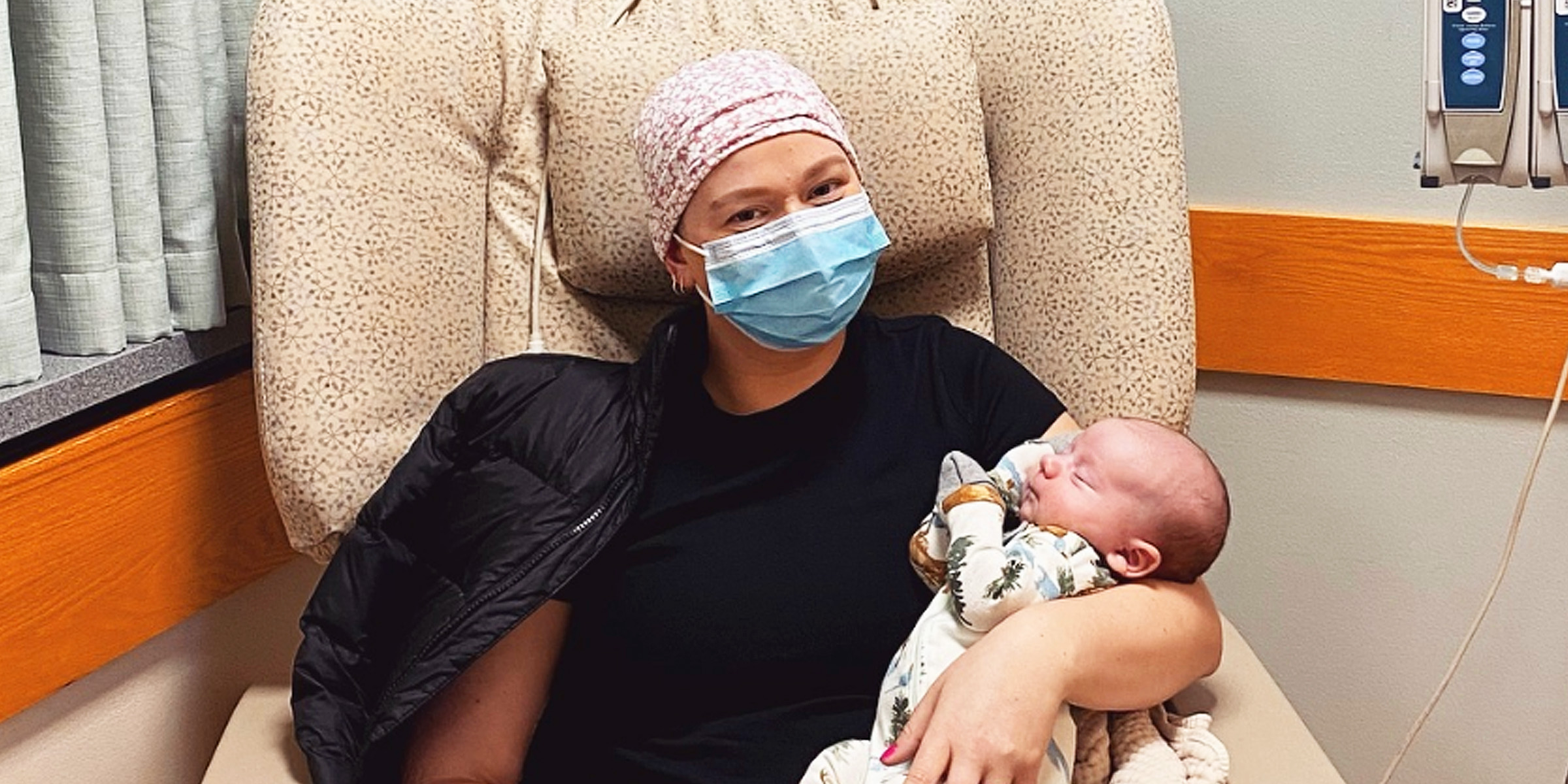 Lydia Dutcher und Theo | Quelle: Instagram/lydiarosedutcher