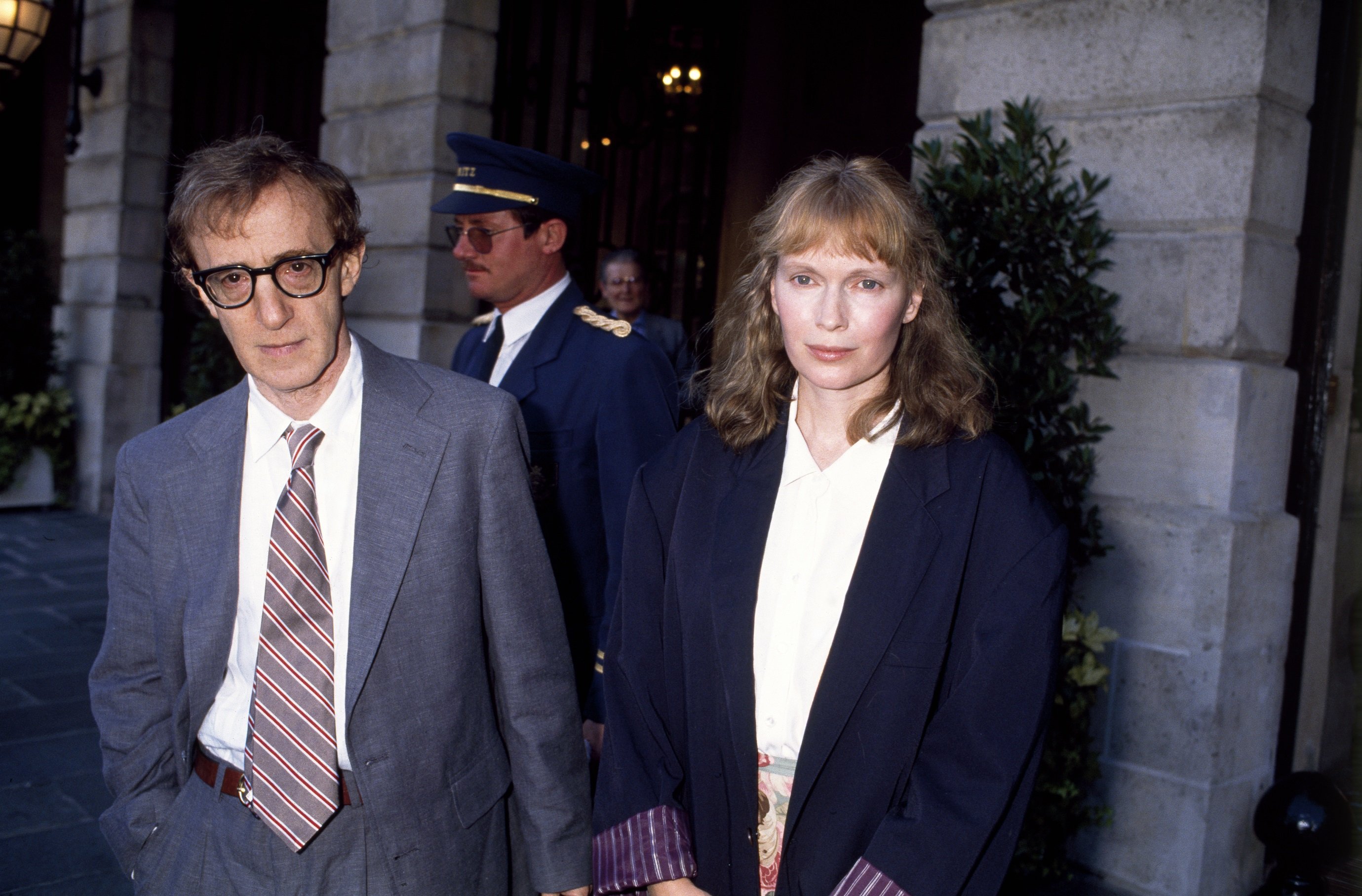 Woody Allen und Mia Farrow, 1980 | Quelle: Getty Images