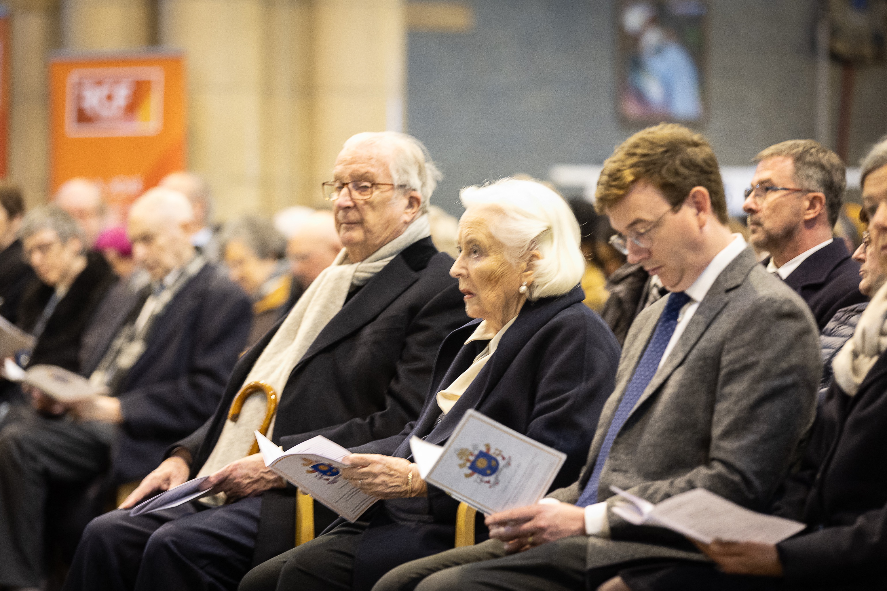 Belgiens König Albert II. und Königin Paola während einer Messe zum Gedenken an Papst Franziskus in der Basilika von Koekelberg in Brüssel, am 24. April 2025 | Quelle: Getty Images