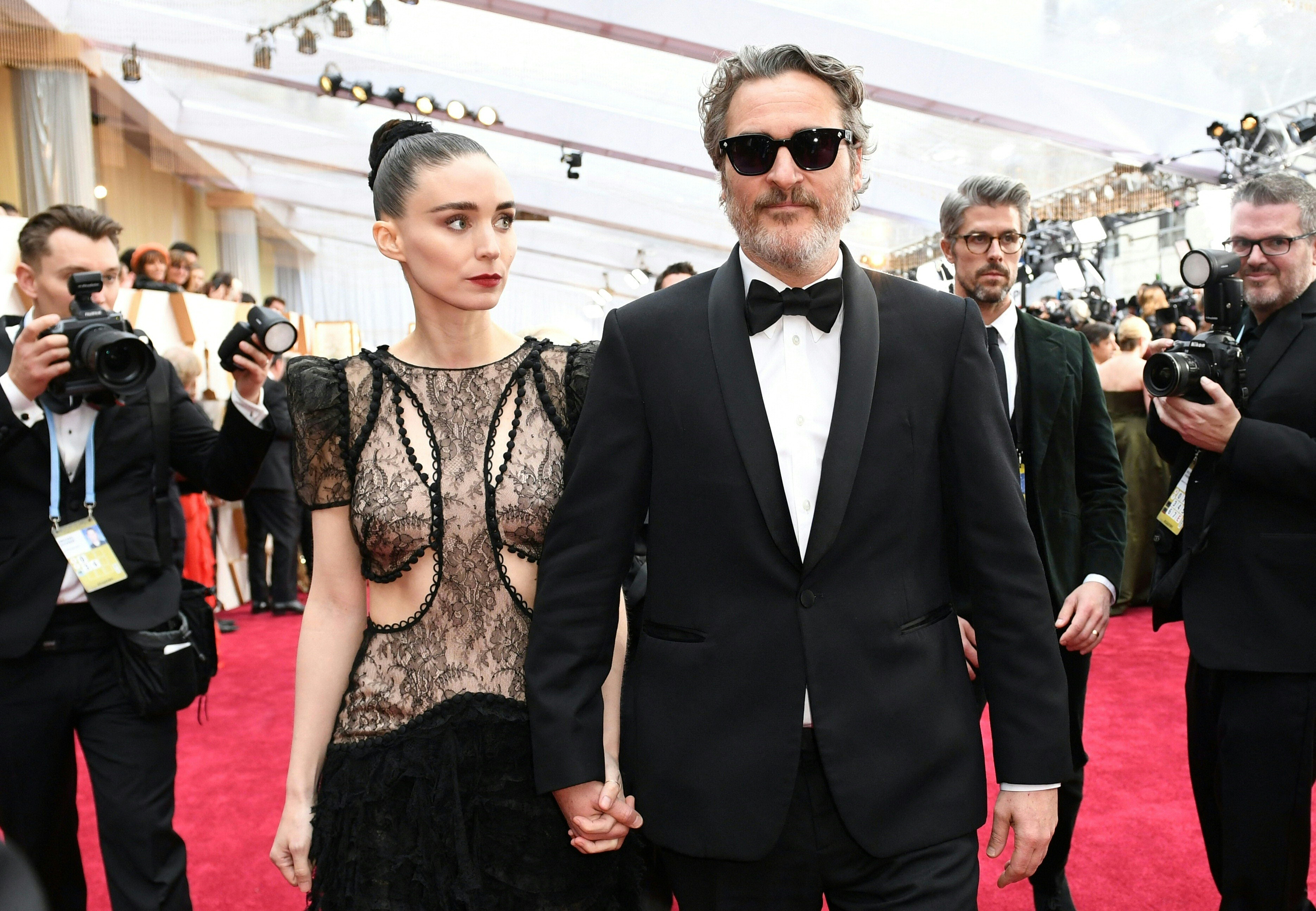 Rooney Mara und Joaquin Phoenix bei den 92. Oscars in Hollywood, Kalifornien am 9. Februar 2020 | Quelle: Getty Images