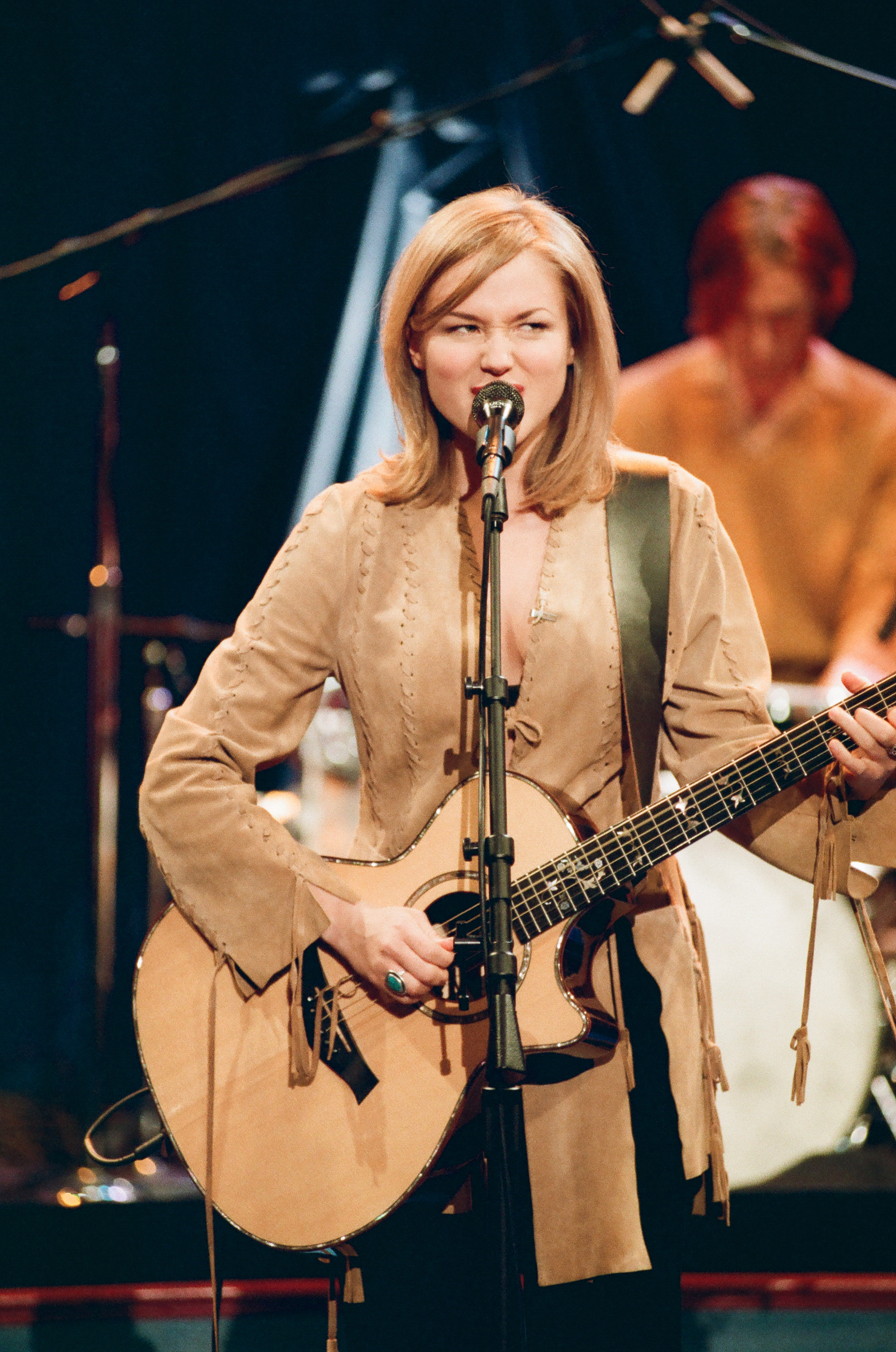 Jewel in der "The Tonight Show with Jay Leno" am 26. Dezember 1995 | Quelle: Getty Images