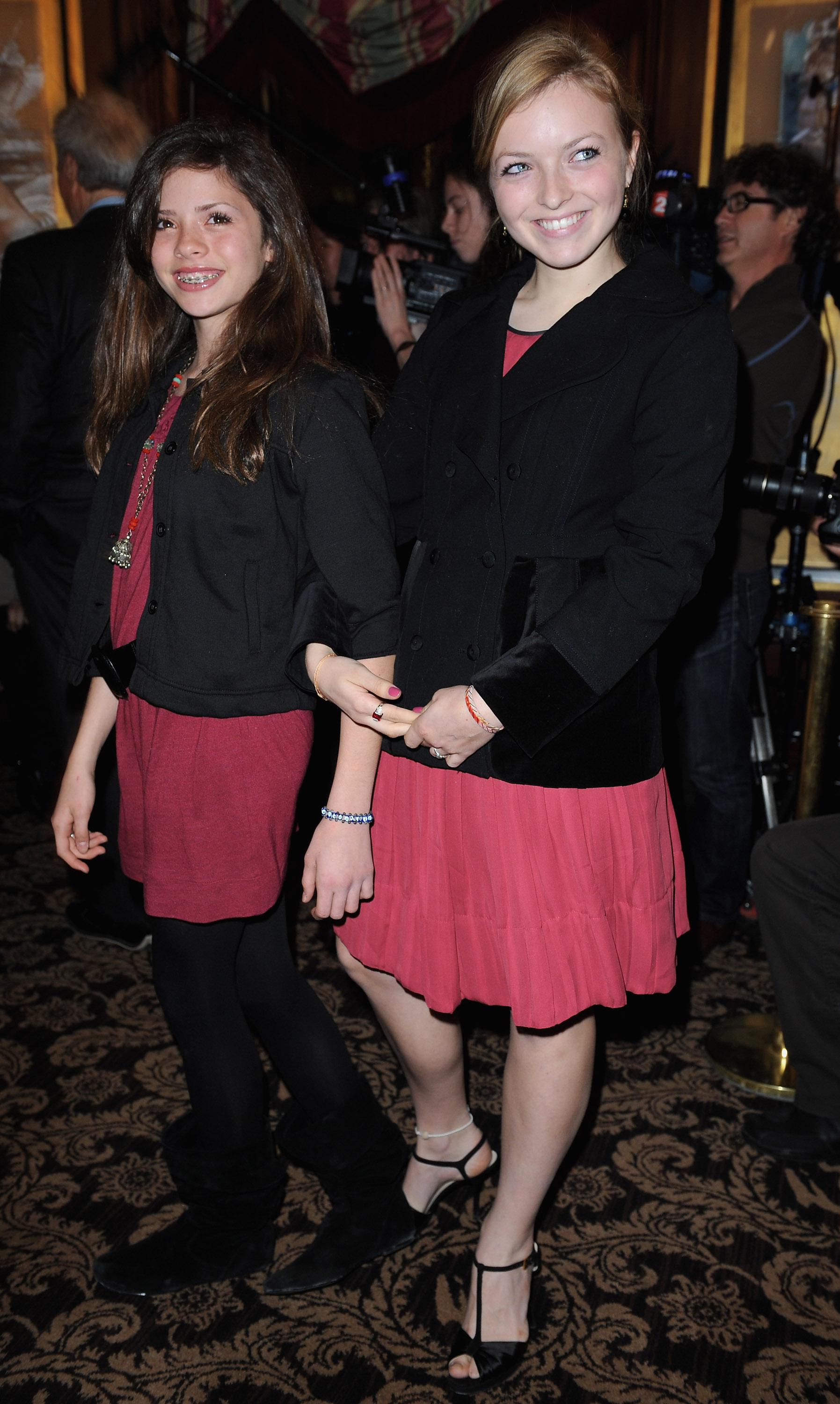 Morgan und Francesca Eastwood nehmen am 25. Februar 2009 in Paris, Frankreich, an einer Zeremonie im Restaurant Fouquet's teil, die vom Filmfestival Cannes organisiert wird. | Quelle: Getty Images