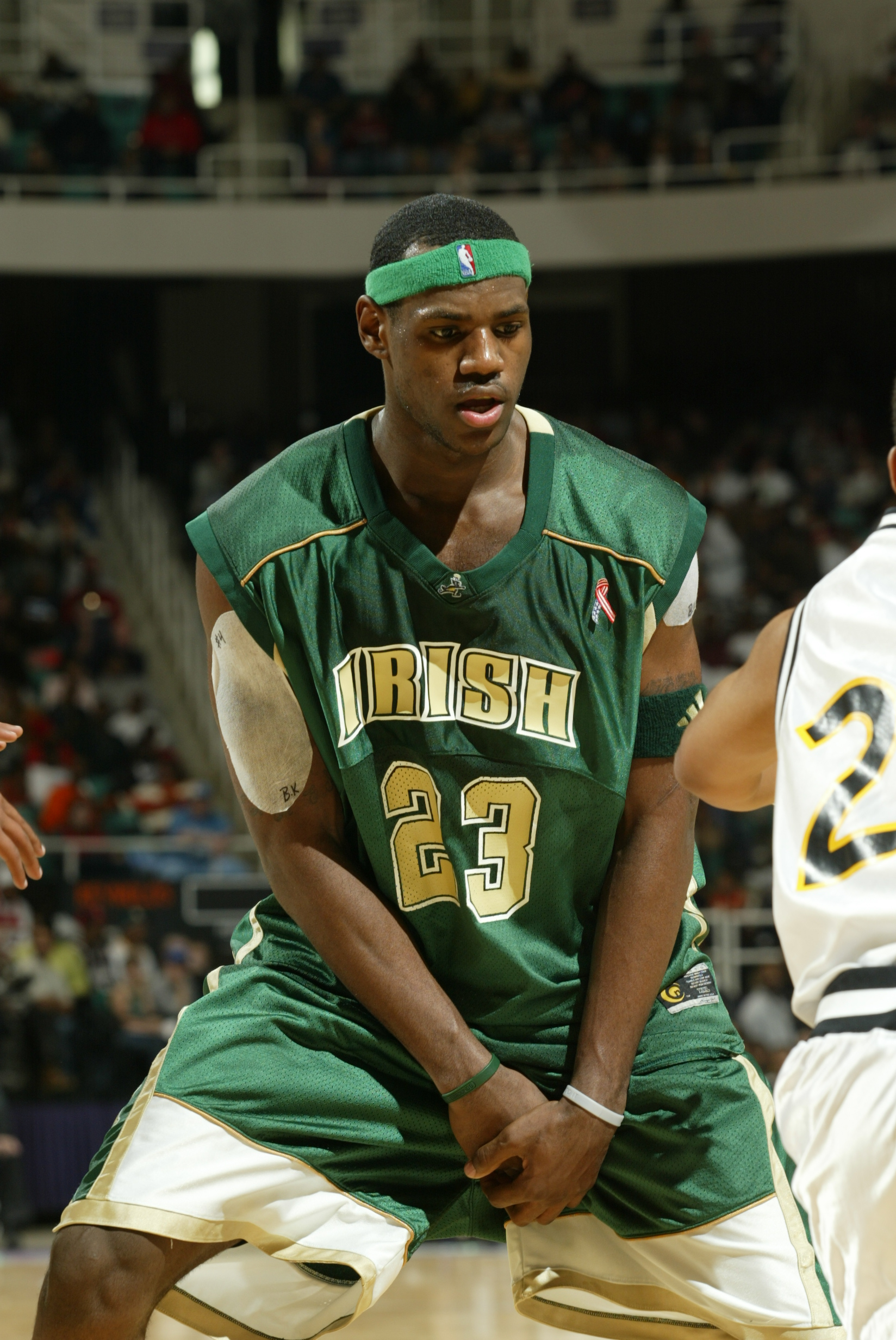 LeBron James während eines Spiels zwischen der St. Vincent High School und der R.J. Reynolds High School am 15. Januar 2003 | Quelle: Getty Images