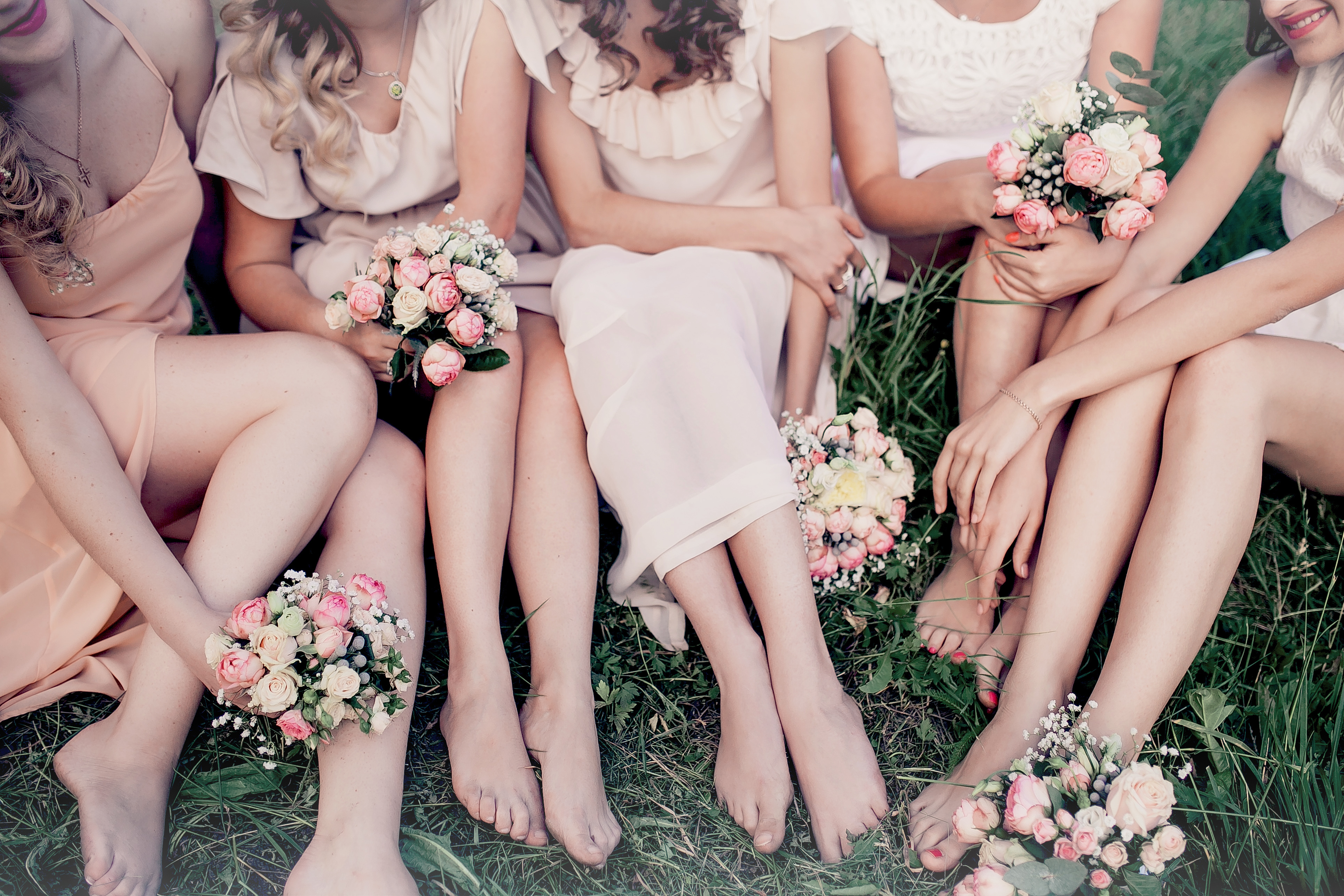 Eine Braut und ihre Brautjungfern | Quelle: Shutterstock