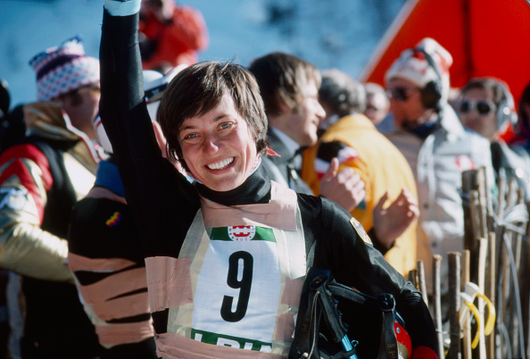 Rosi Mittermaier beim Abfahrtslauf der Frauen bei den Olympischen Winterspielen 1976 in Innsbruck. | Quelle: Getty Images