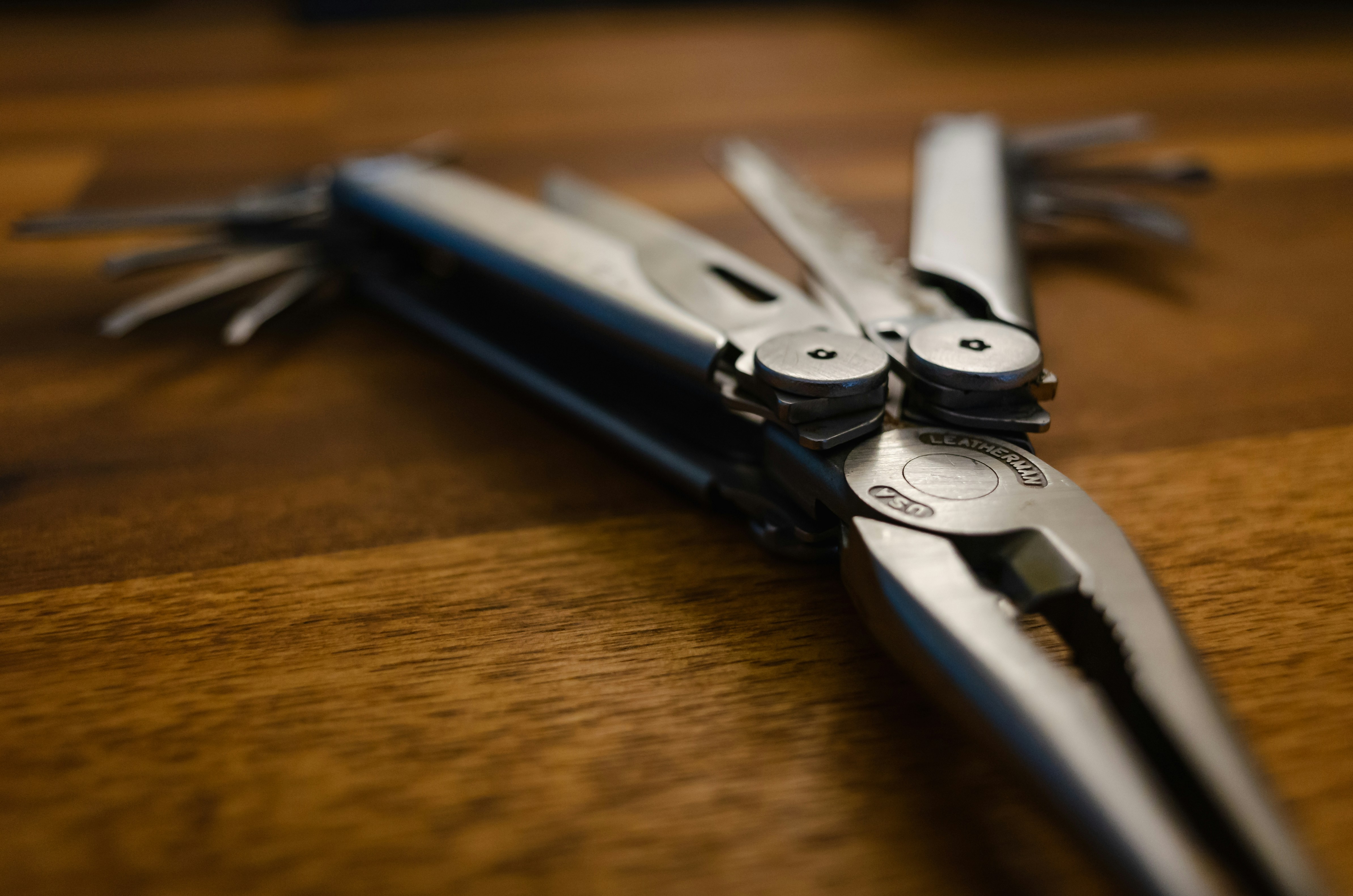 Ein Multitool mit Zange | Quelle: Unsplash