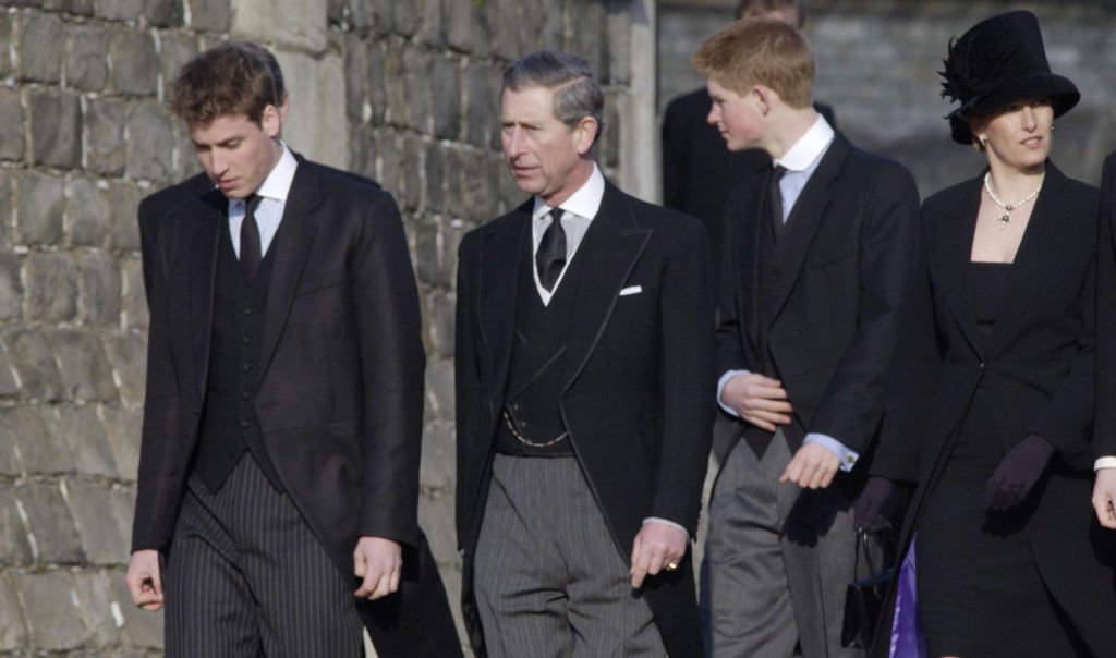 Prinz William, der Prinz von Wales, Prinz Harry und Sophie, Gräfin von Wessex, kommen zur Beerdigung von Prinzessin Margaret in Windsor Castle an. I Quelle: Getty Images