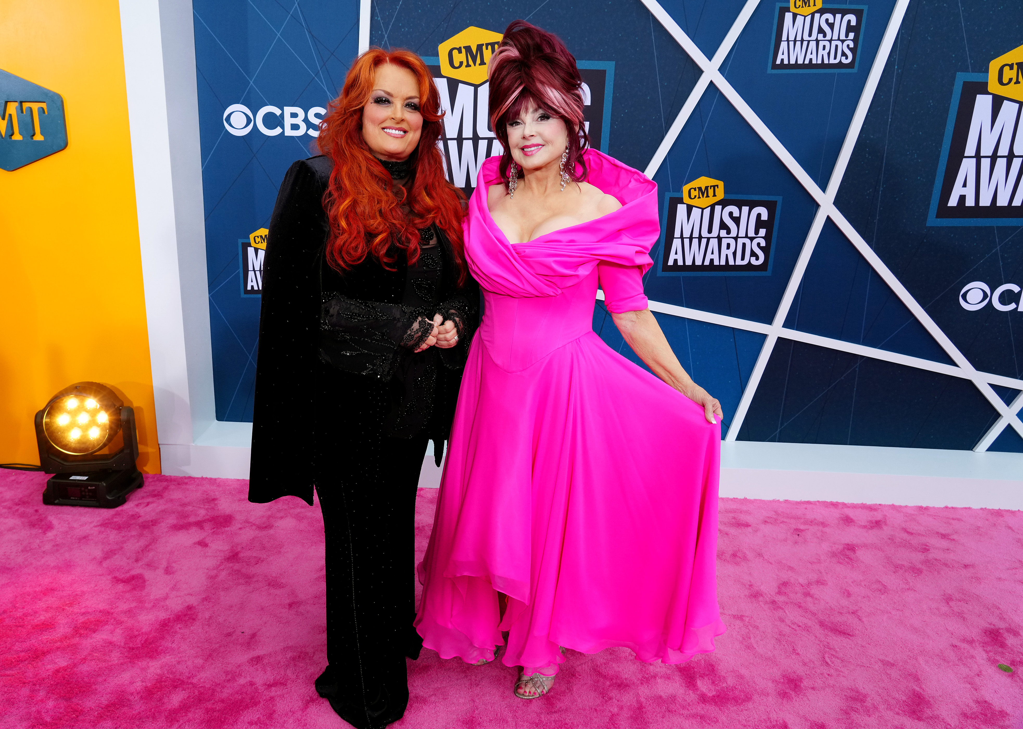 Wynonna und Naomi Judd bei den CMT Music Awards in Nashville, Tennessee am 11. April 2022 | Quelle: Getty Images