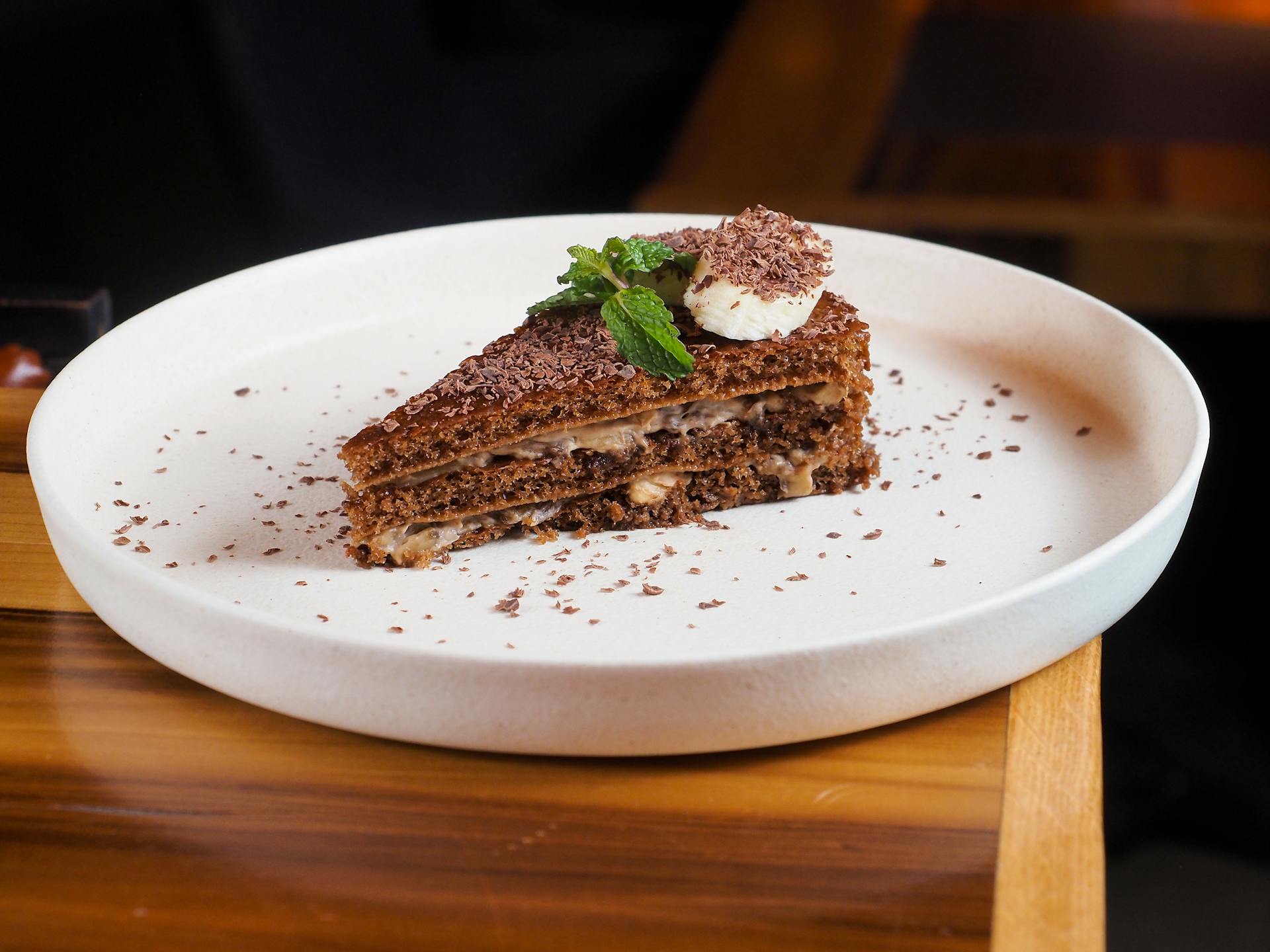 Ein Stück Kuchen in einem Teller | Quelle: Pexels