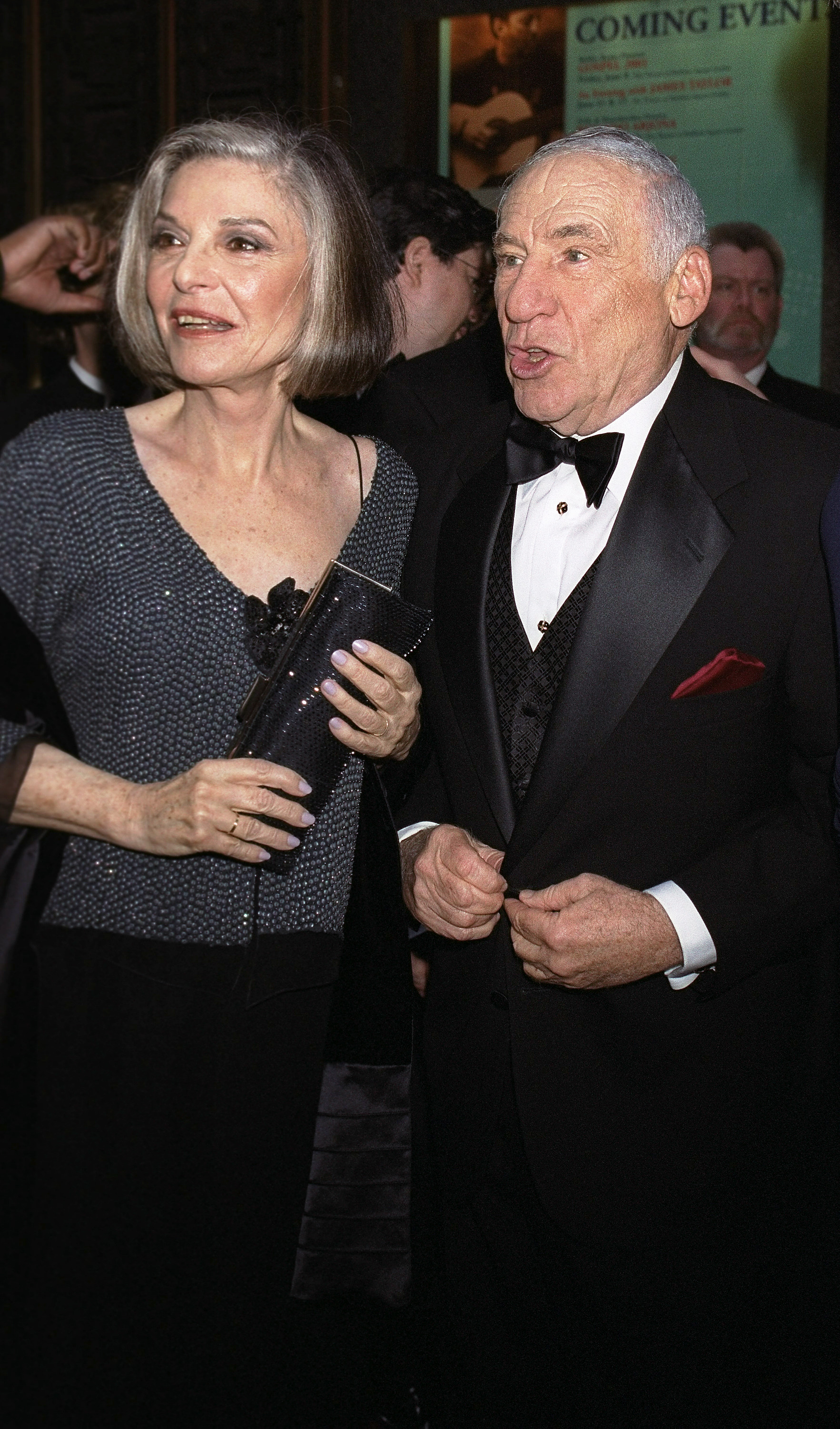 Mel Brooks und Anne Bancroft bei der Verleihung der 55. jährlichen Tony Awards am 3. Juni 2001 | Quelle: Getty Images