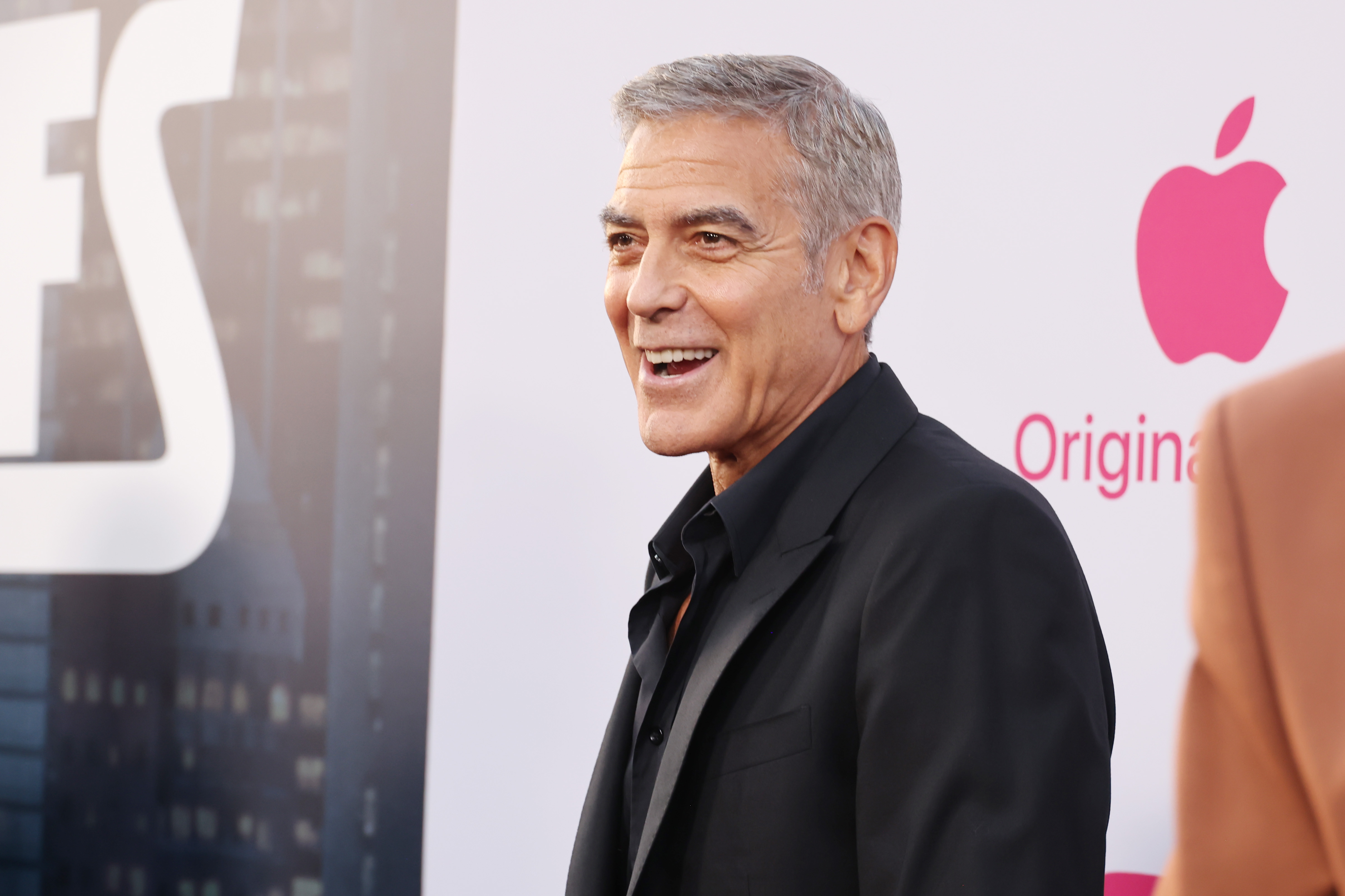 George Clooney besucht die Los Angeles Premiere des Apple Original Films "Wolfs" im TCL Chinese Theatre am 18. September 2024 in Hollywood, Kalifornien | Quelle: Getty Images