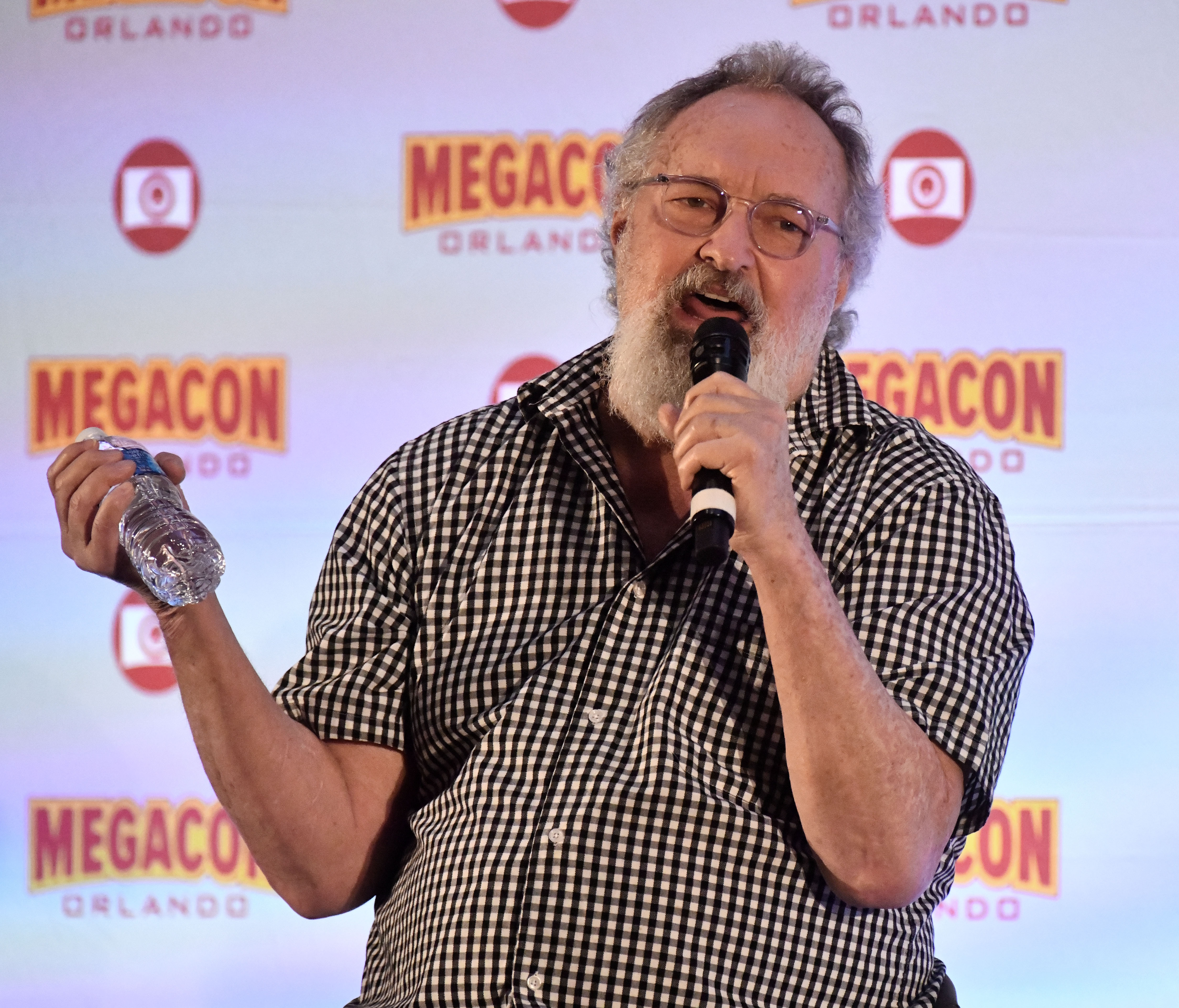 Randy Quaid spricht auf der MegaCon Orlando 2024 im Orange County Convention Center am 2. Februar 2024 in Orlando, Florida | Quelle: Getty Images