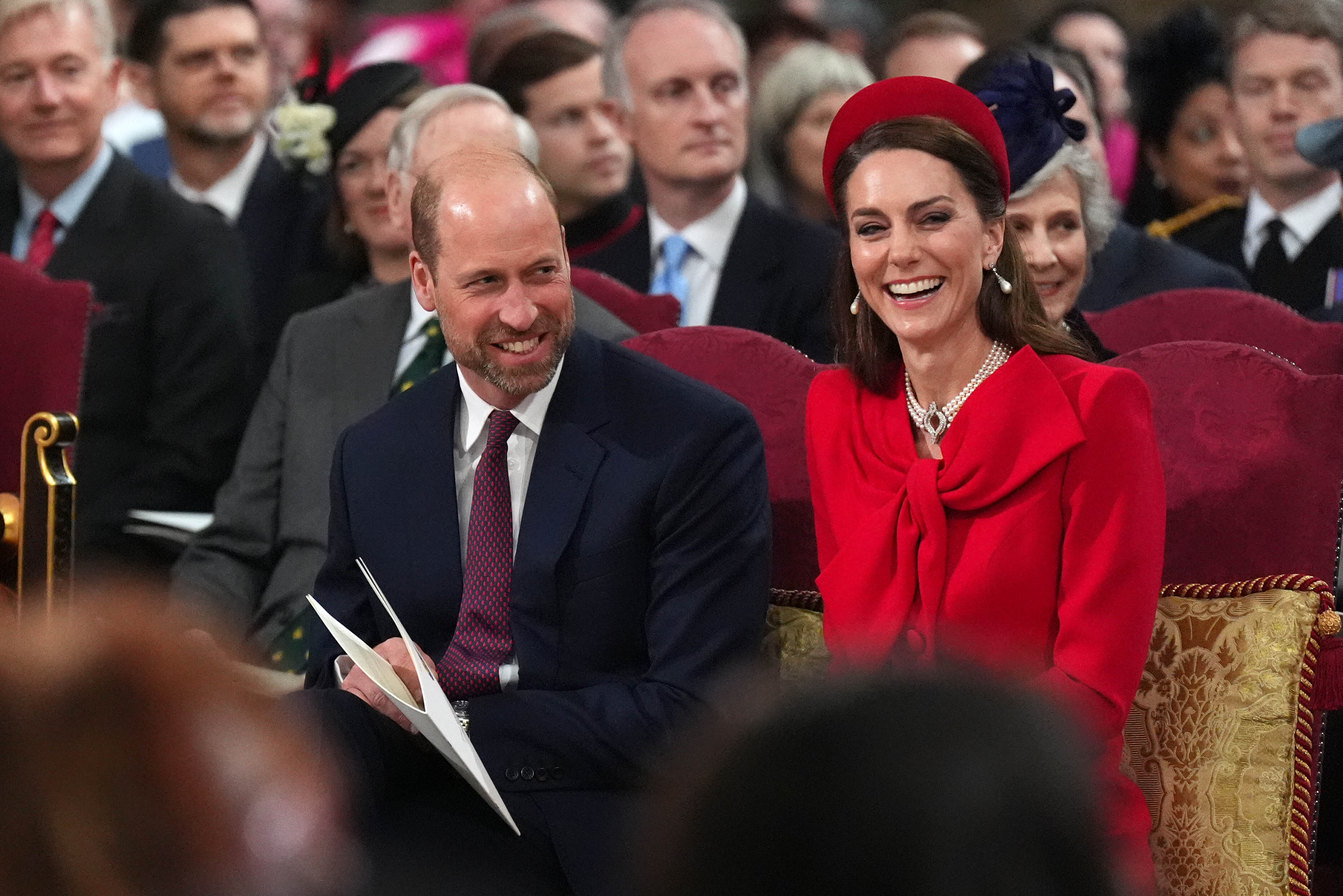 Der Prinz und die Prinzessin von Wales lächeln während ihrer Anwesenheit bei der jährlichen Commonwealth Day Zeremonie in der Westminster Abbey in London, am 10. März 2025 | Quelle: Getty Images