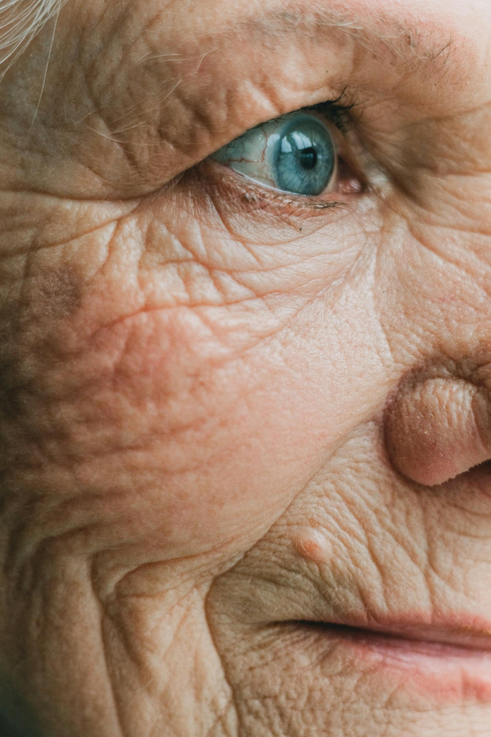 Eine fassungslose Frau | Quelle: Pexels