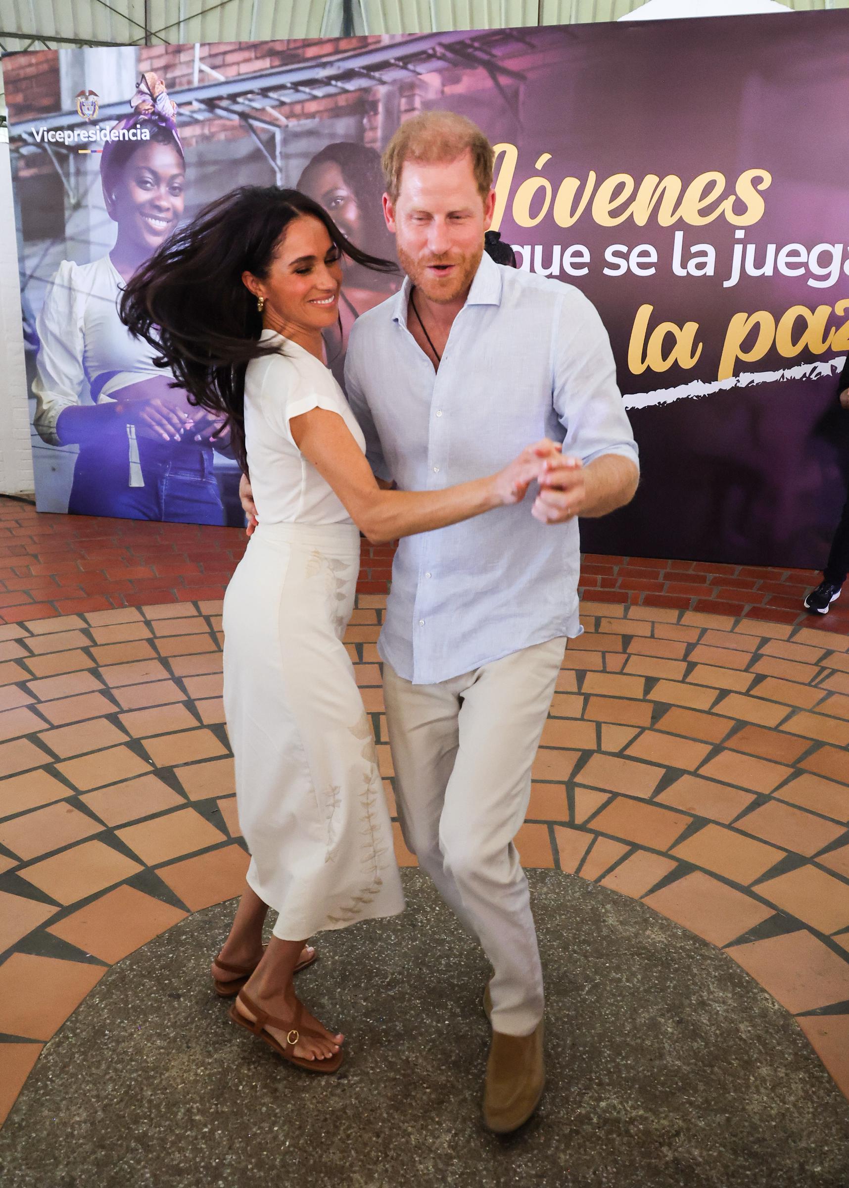 Meghan, Herzogin von Sussex und Prinz Harry, Herzog von Sussex, bei der Unidad Recreativa El Vallad in Cali, Kolumbien, am 18. August 2024 | Quelle: Getty Images