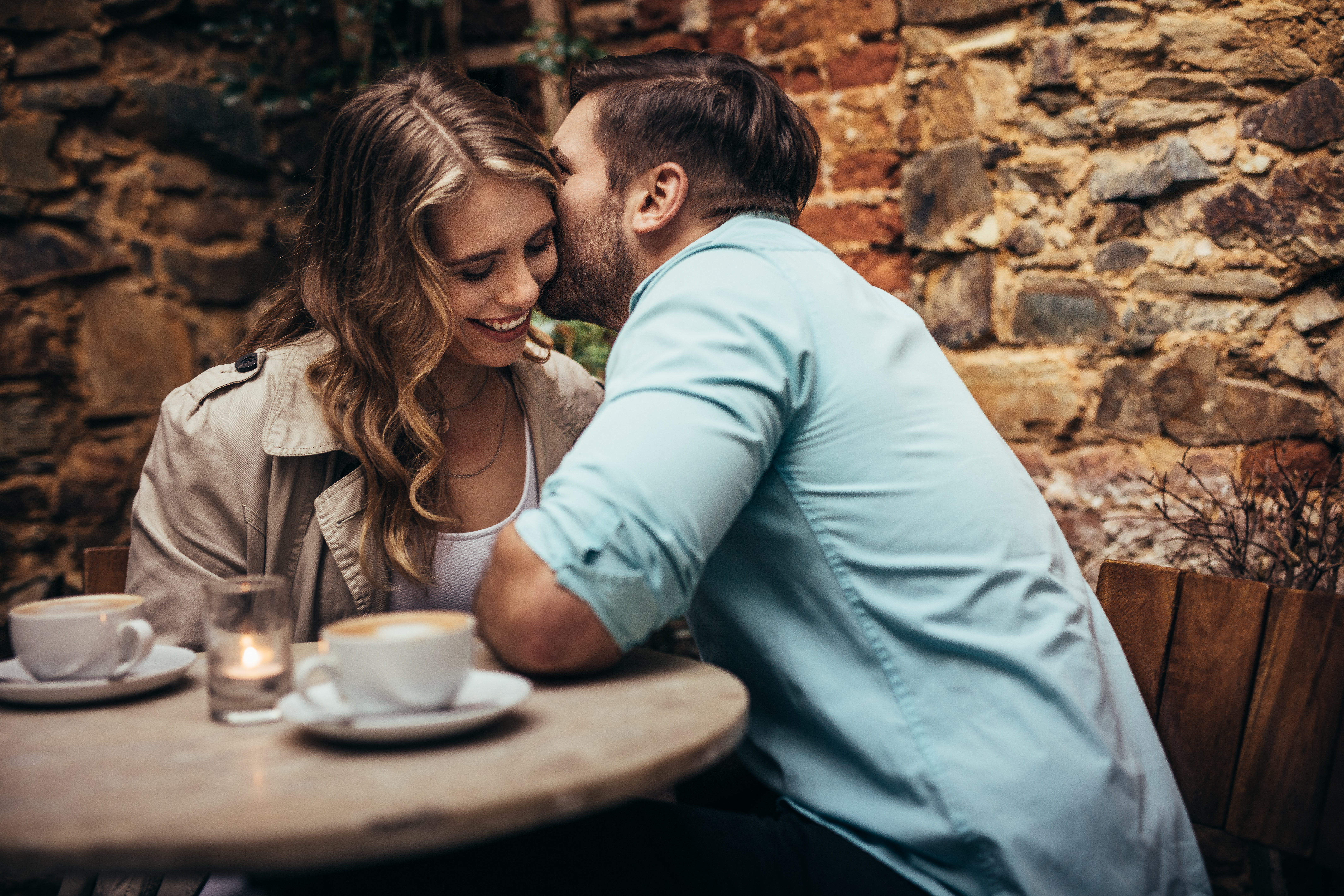 Ein Paar bei einem Date | Quelle: Shutterstock