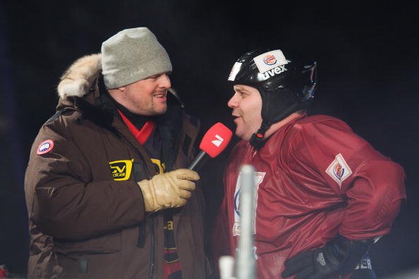 Elton und Stefan Raab, Wok WM, 2008 | Quelle: Getty Images