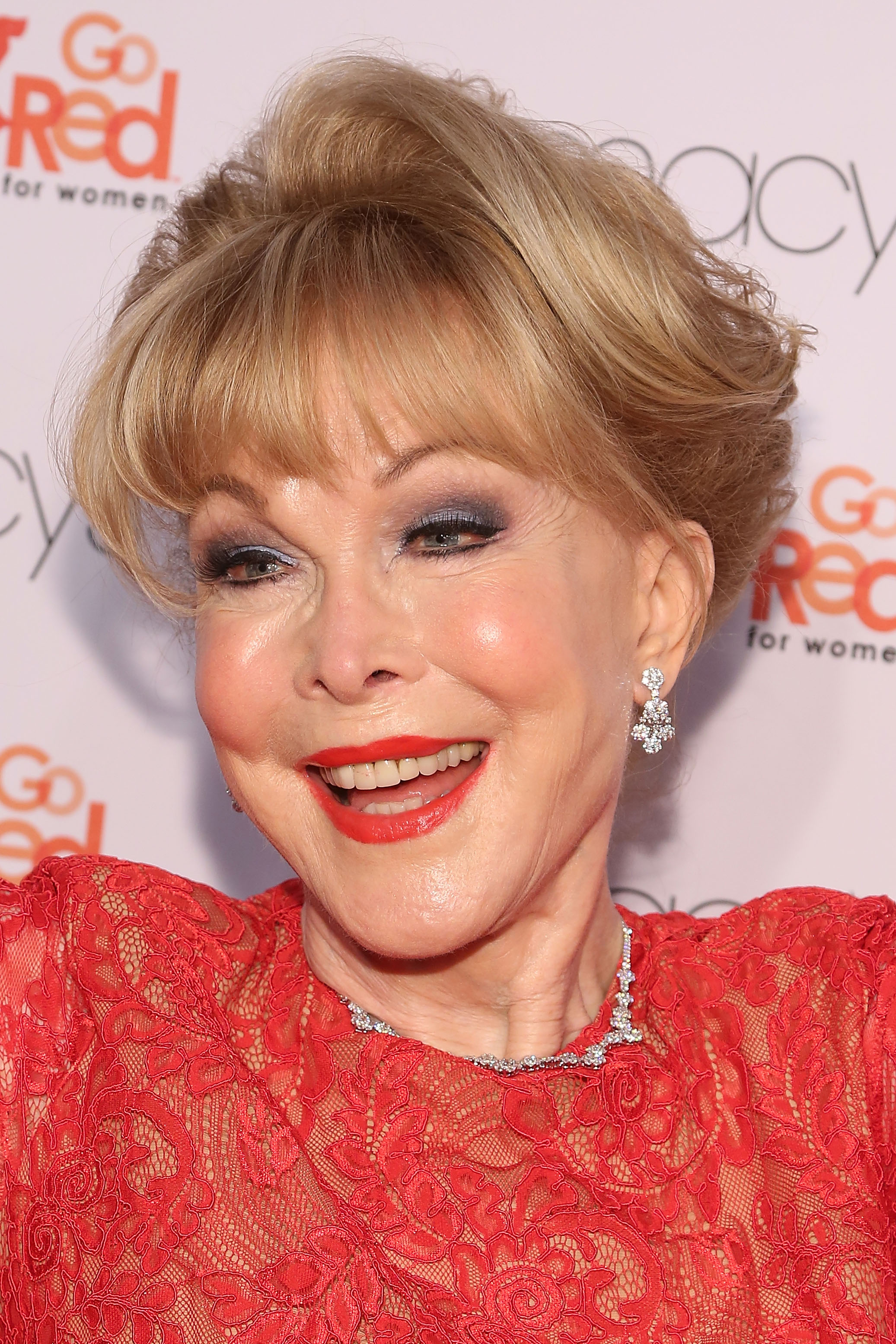 Barbara Eden besucht die Go Red For Women Fall 2015 Modenschau am 12. Februar 2015 in New York City. | Quelle: Getty Images