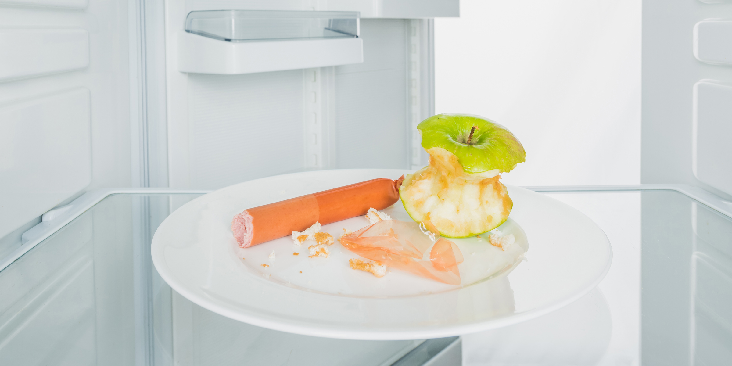 Essensreste auf einem Teller | Quelle: Shutterstock