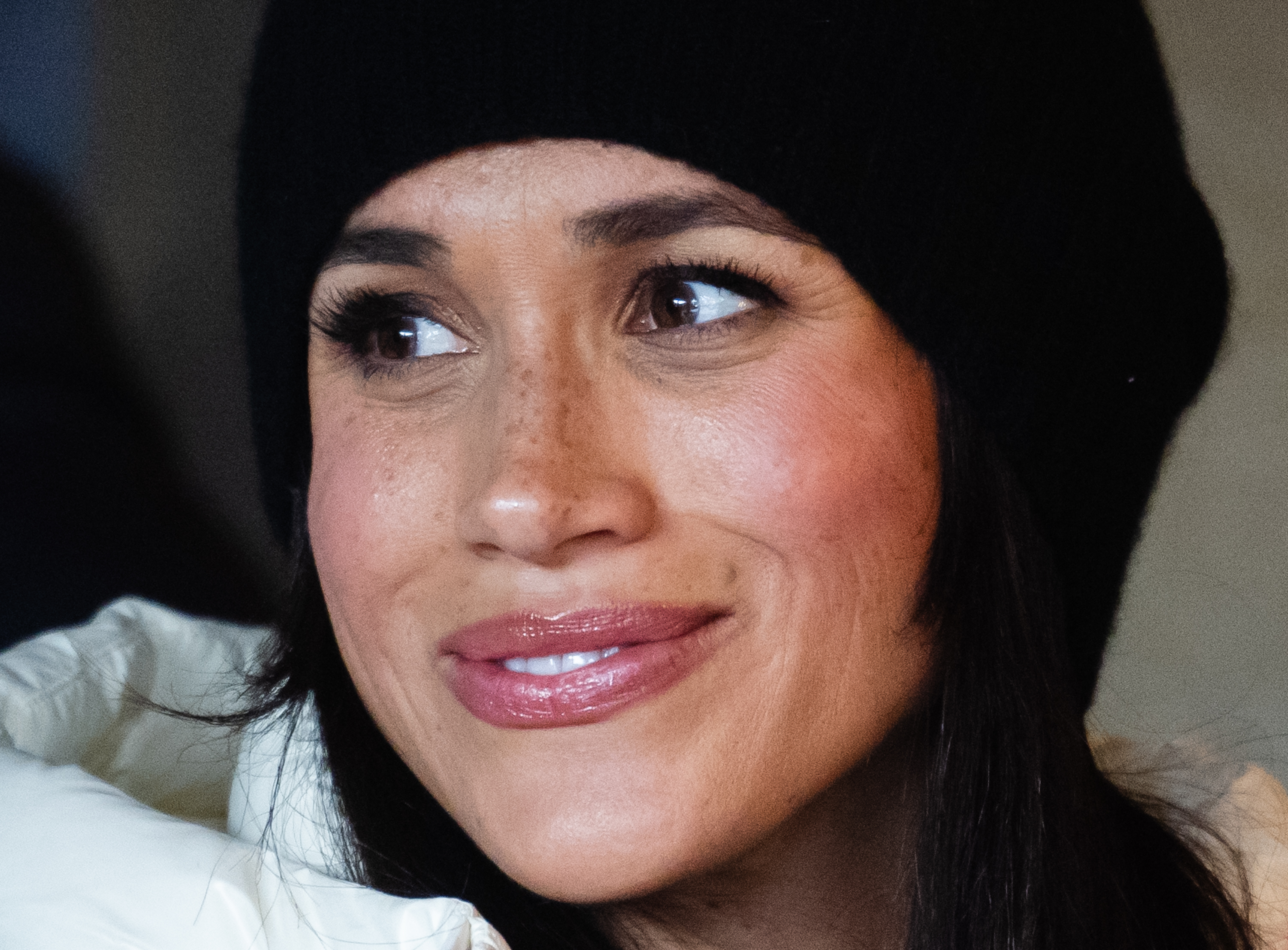 Ein Foto von Meghan Markle in Nahaufnahme. | Quelle: Getty Images