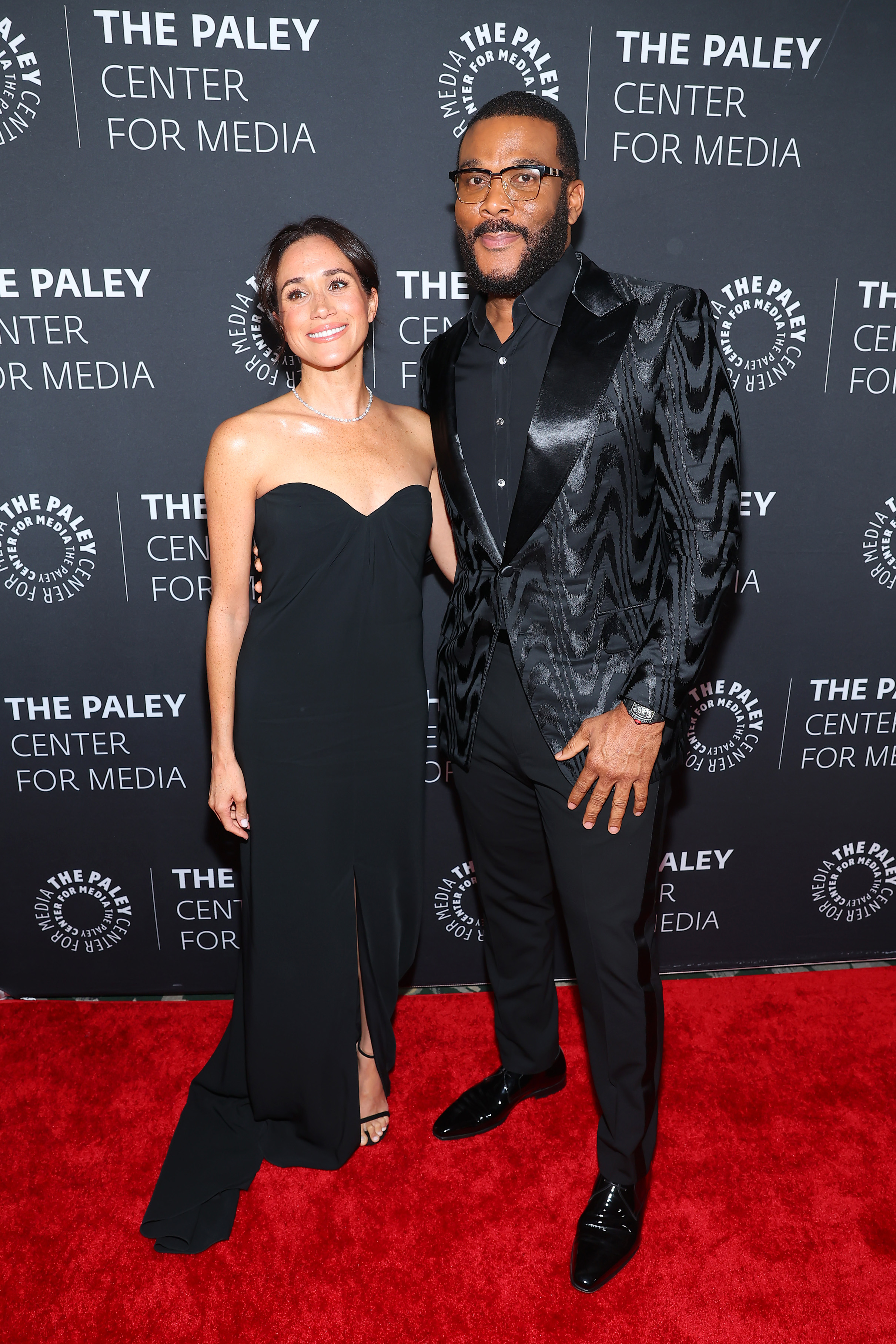 Meghan Markle und Tyler Perry. | Quelle: Getty Images