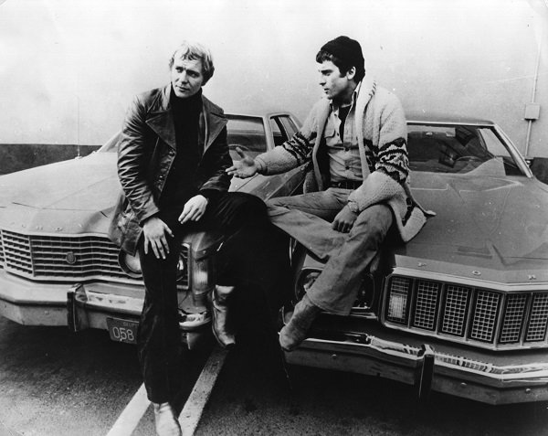 David Soul und Paul Michael Glaser am Set von "Starsky And Hutch" um 1978 | Quelle: Getty Images