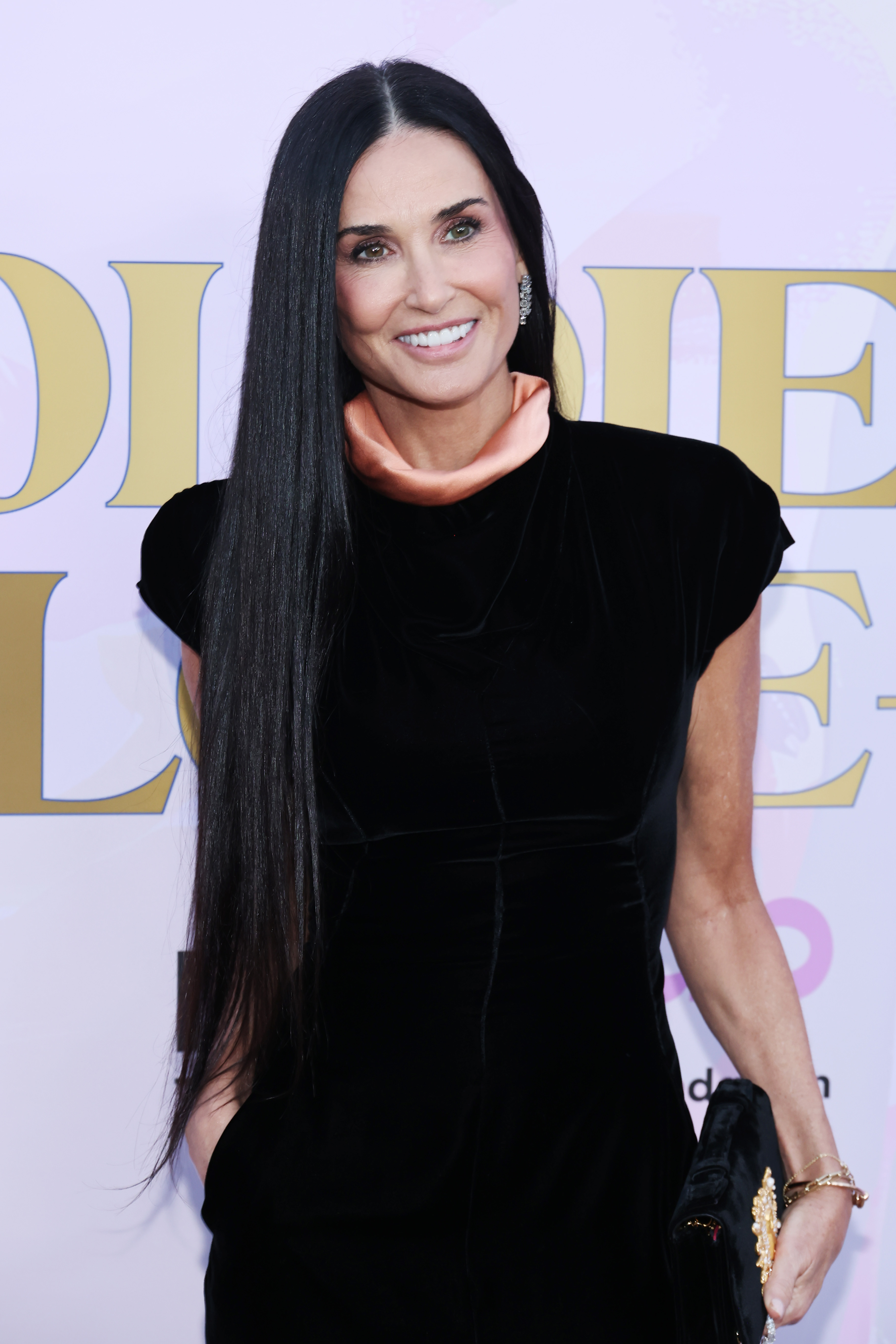 Demi Moore besucht die Feier zum 20-jährigen Bestehen der Goldie Hawn Foundation und der MindUP Gala am 27. September 2024 | Quelle: Getty Images