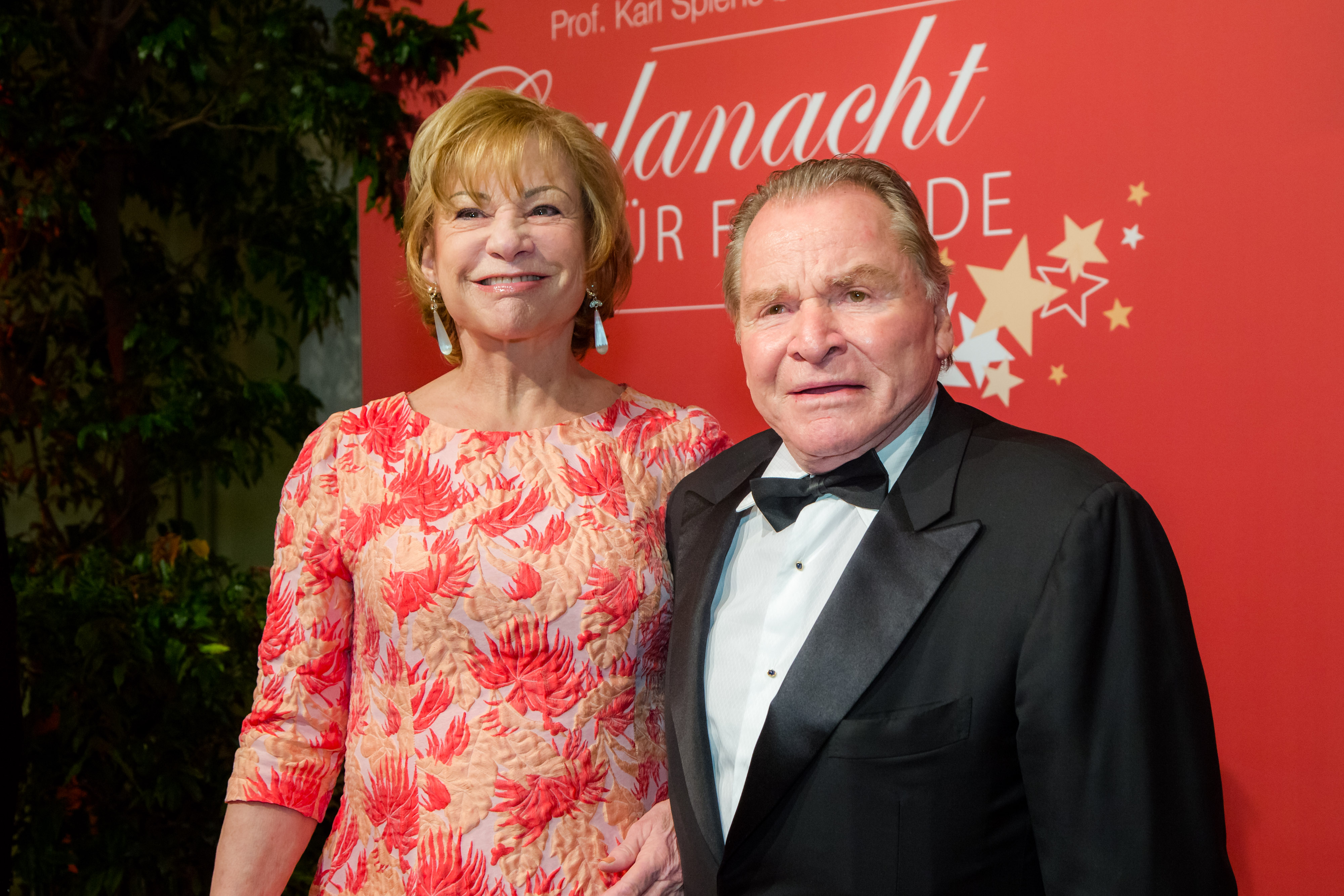 Fritz Wepper mit seiner Frau Angela bei der Feier zum 85. Geburtstag Karl Spiehs am 19. März 2016 in Wien | Quelle: Getty Images