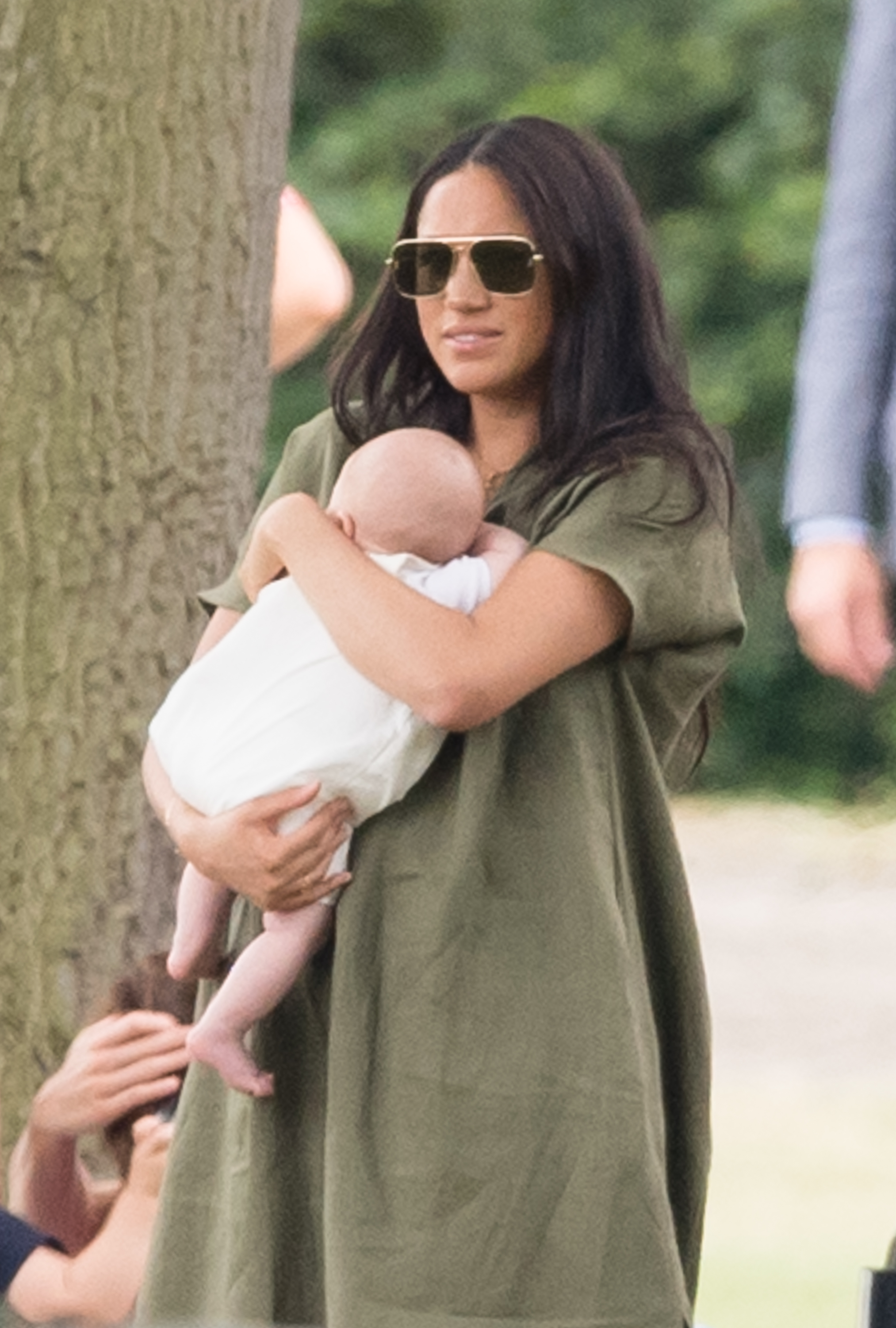 Meghan, Herzogin von Sussex, und Prinz Archie beim „King Power Royal Charity Polo Day“ am 10. Juli 2019 in Wokingham, England. | Quelle: Getty Images